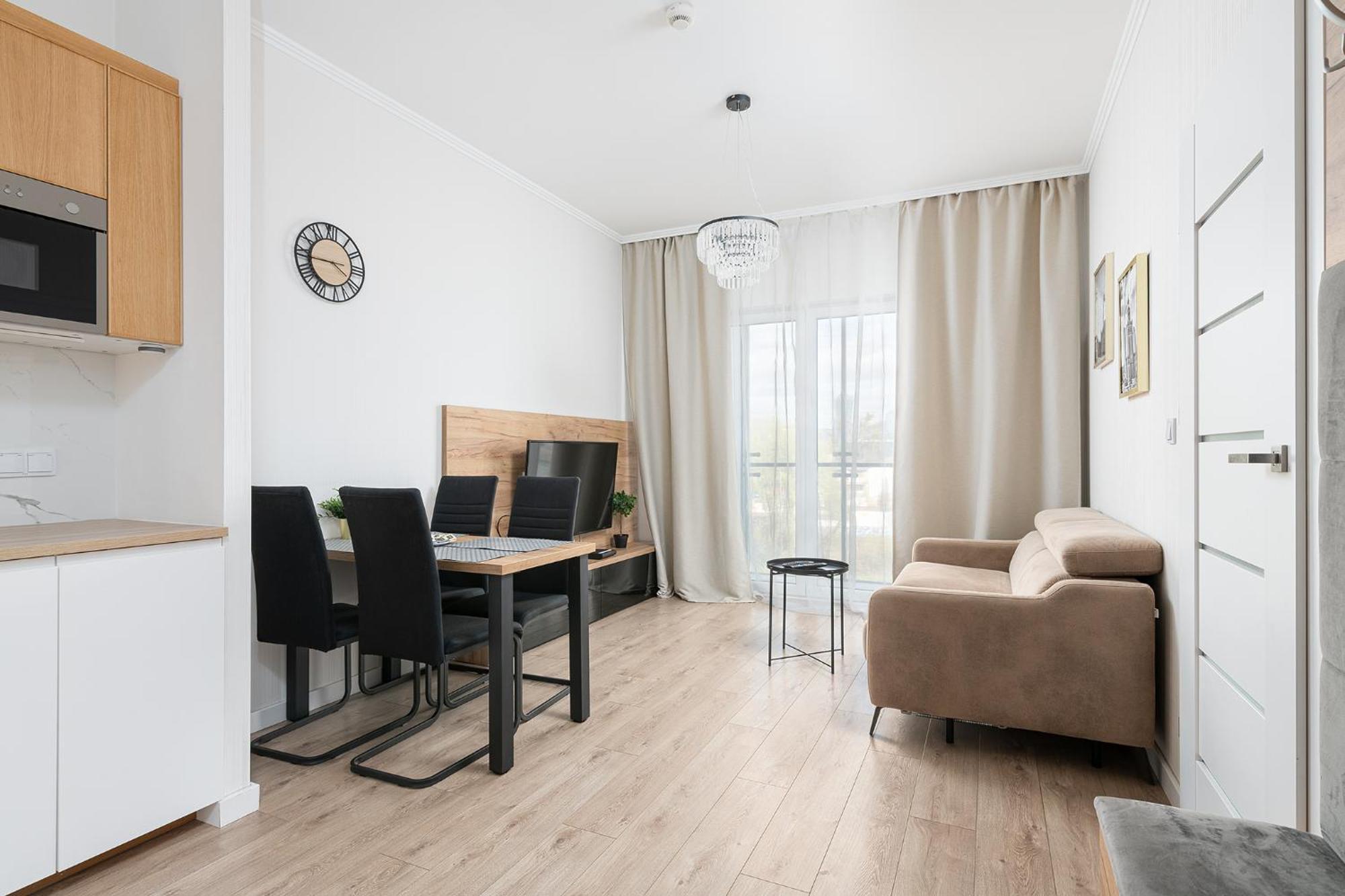 Rentplanet - Bliska Wola Apartment *