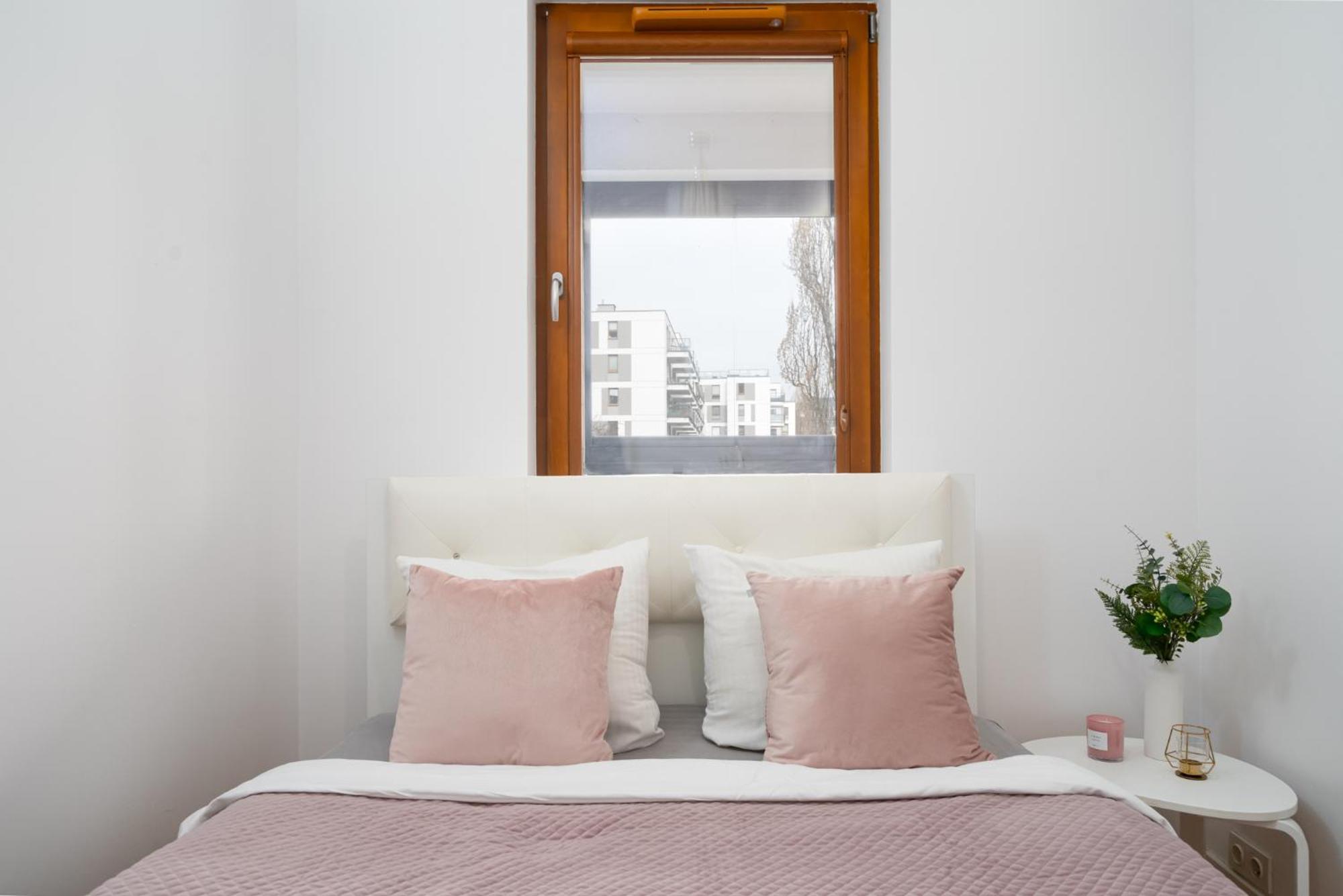 - Great Location - Stylish One Bedroom - Center - 85-220