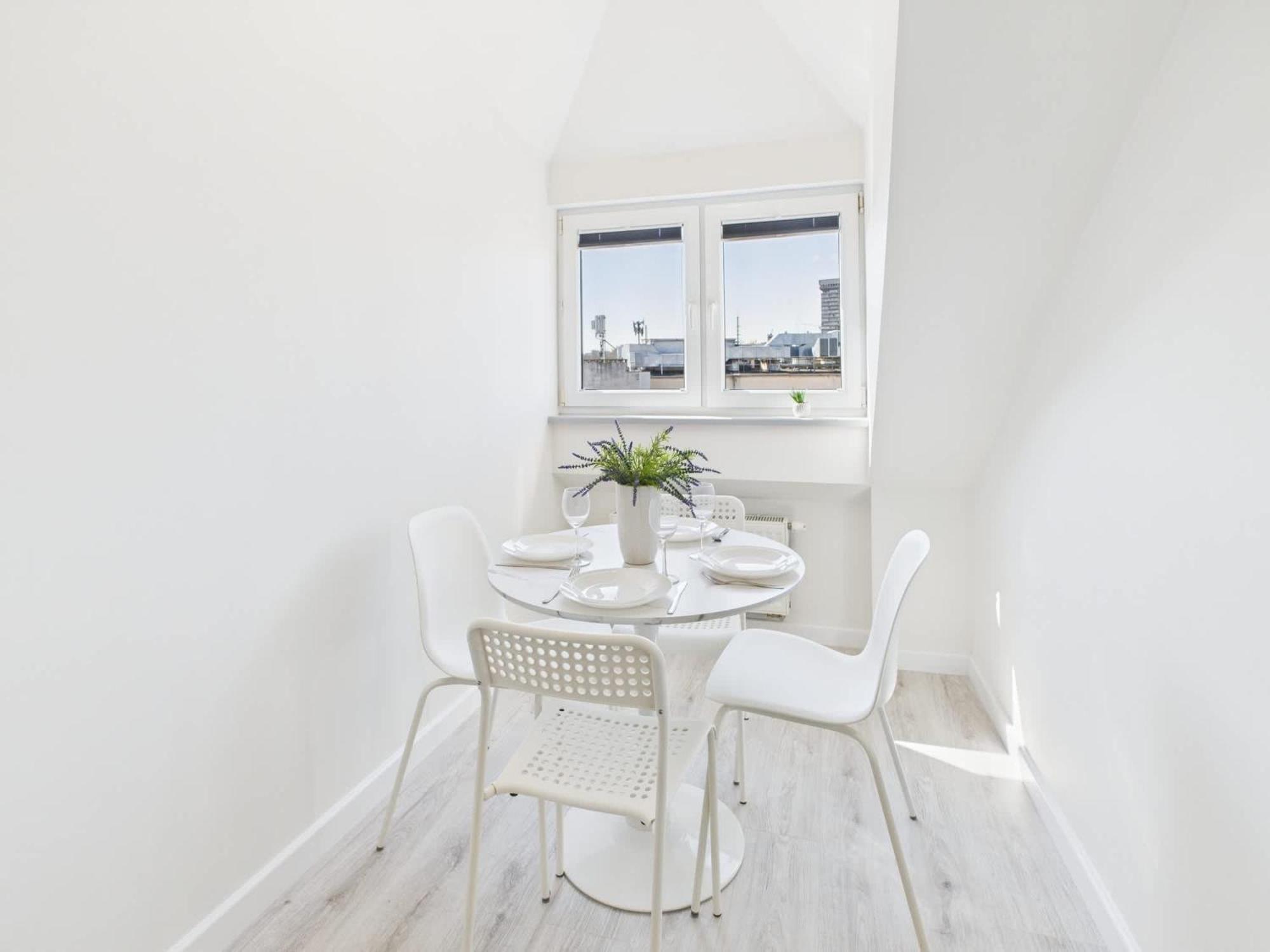 Bright With Air Conditioning Near The Copernicus Science Center In By Renters * Warsaw