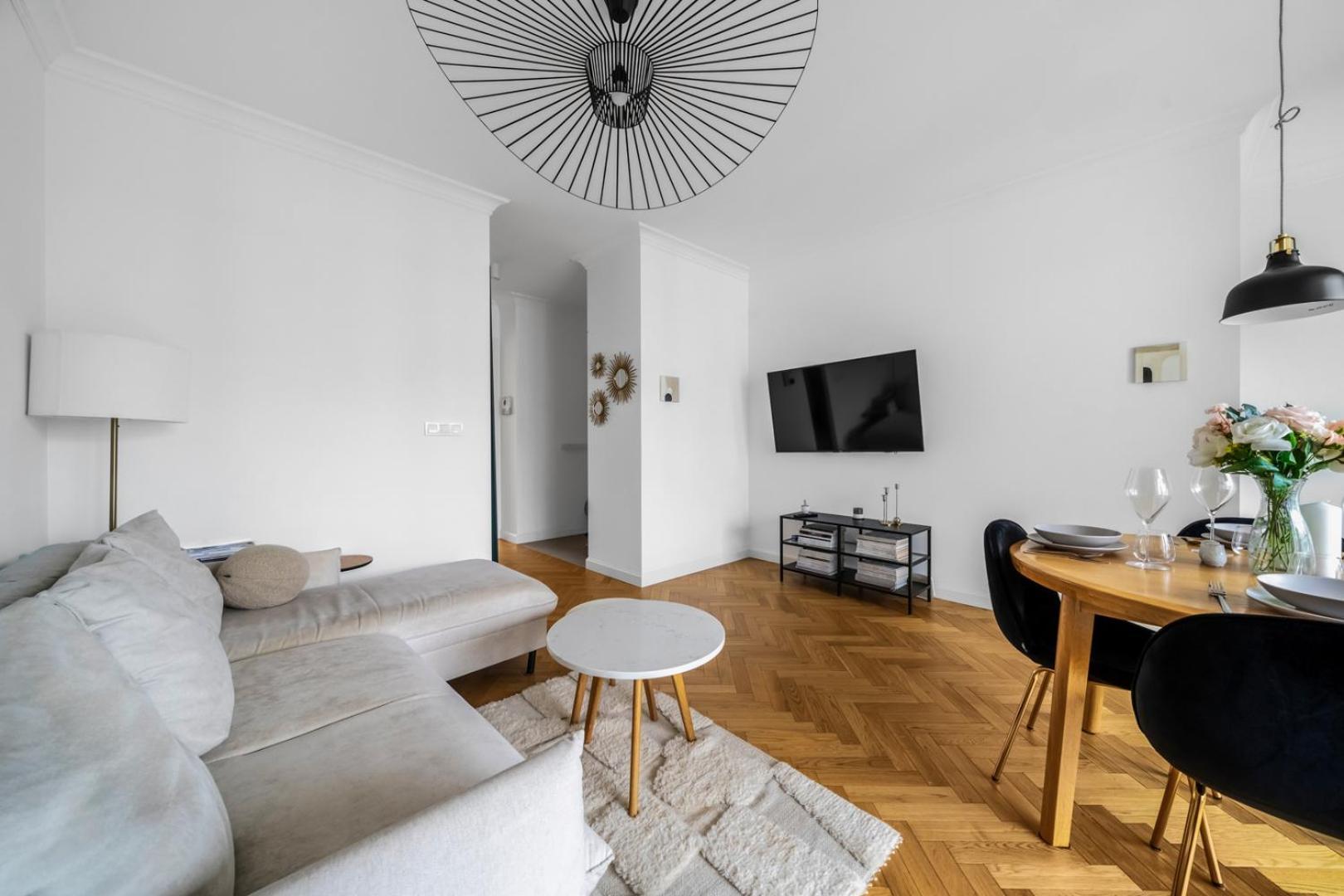 Zoliborz - Parking & Two Balconies - By Rentujemy Apartment *