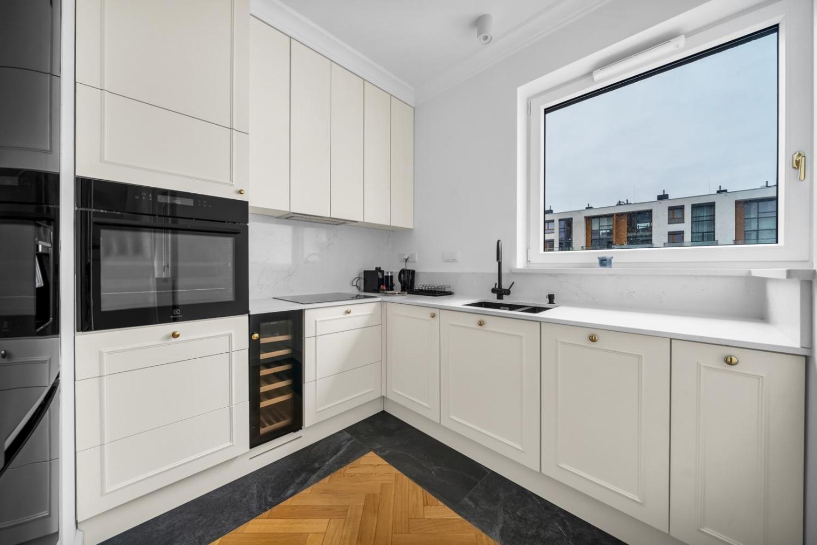 Apartment Zoliborz - Parking & Two Balconies - By Rentujemy *
