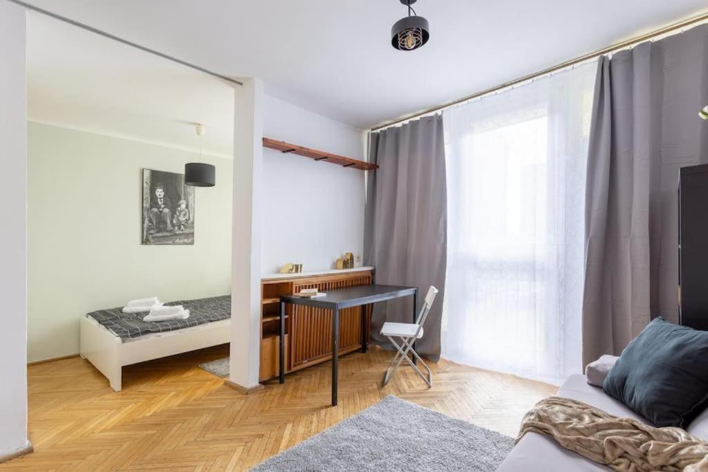 Urban Chic - One Bedroom - - Zelazna Apartment Warsaw