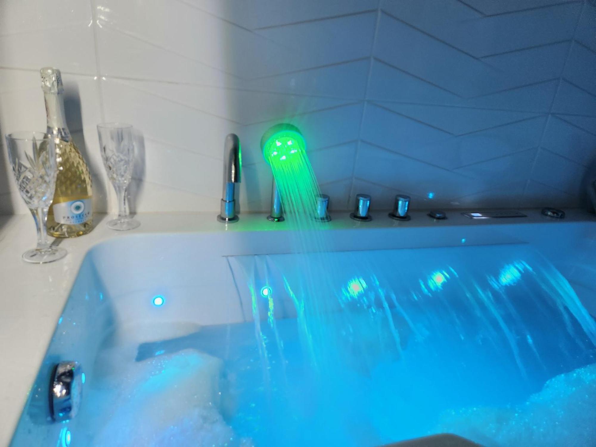 Apartamento New! Luxury With Jacuzzi And Total Relax - Warszawski Luksus Jacuzzi I Totalny Relaks! Varsóvia