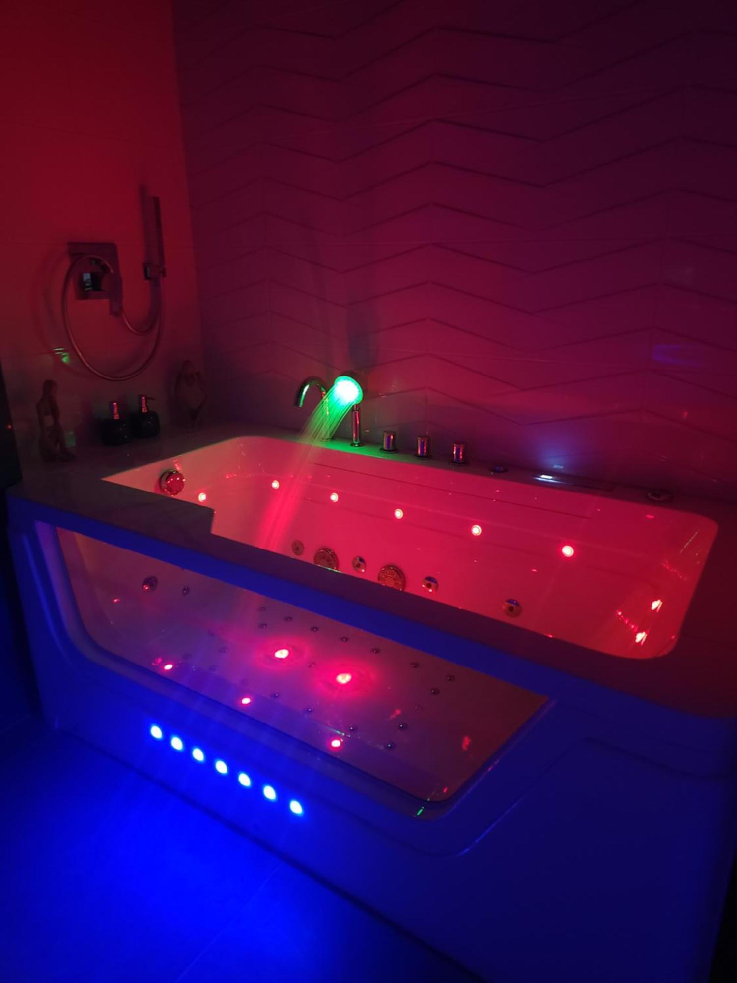 New! Luxury With Jacuzzi And Total Relax - Warszawski Luksus Jacuzzi I Totalny Relaks! Apartment *