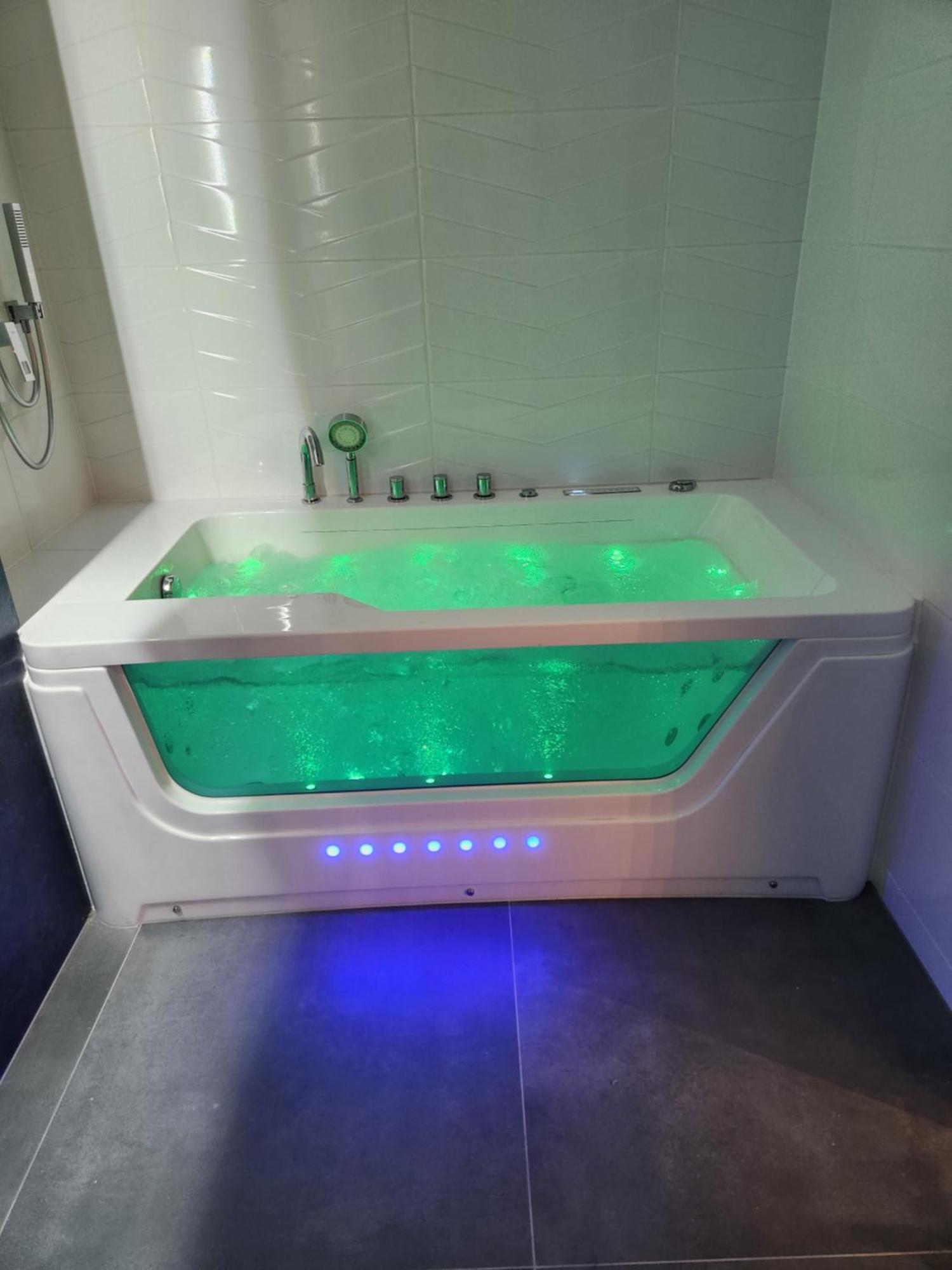 New! Luxury With Jacuzzi And Total Relax - Warszawski Luksus Jacuzzi I Totalny Relaks! Apartamento Varsóvia