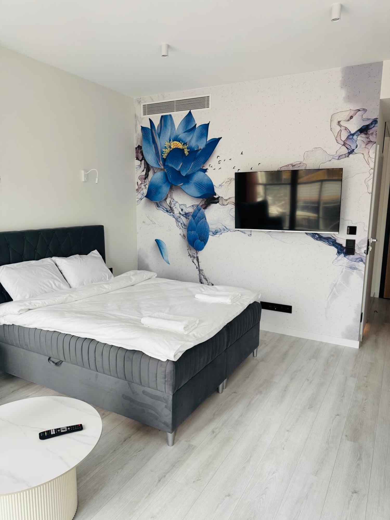 Towarowa Towers Residences Apartment *