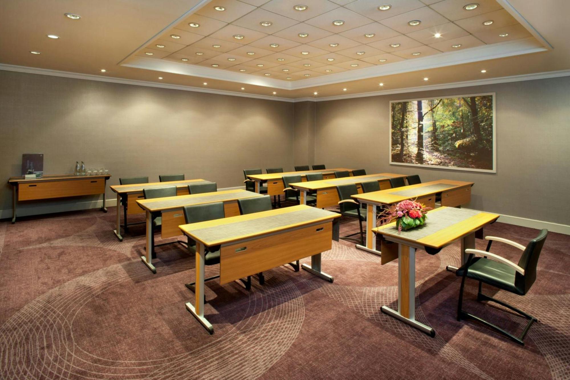 Sheraton Grand Khách sạn 5*