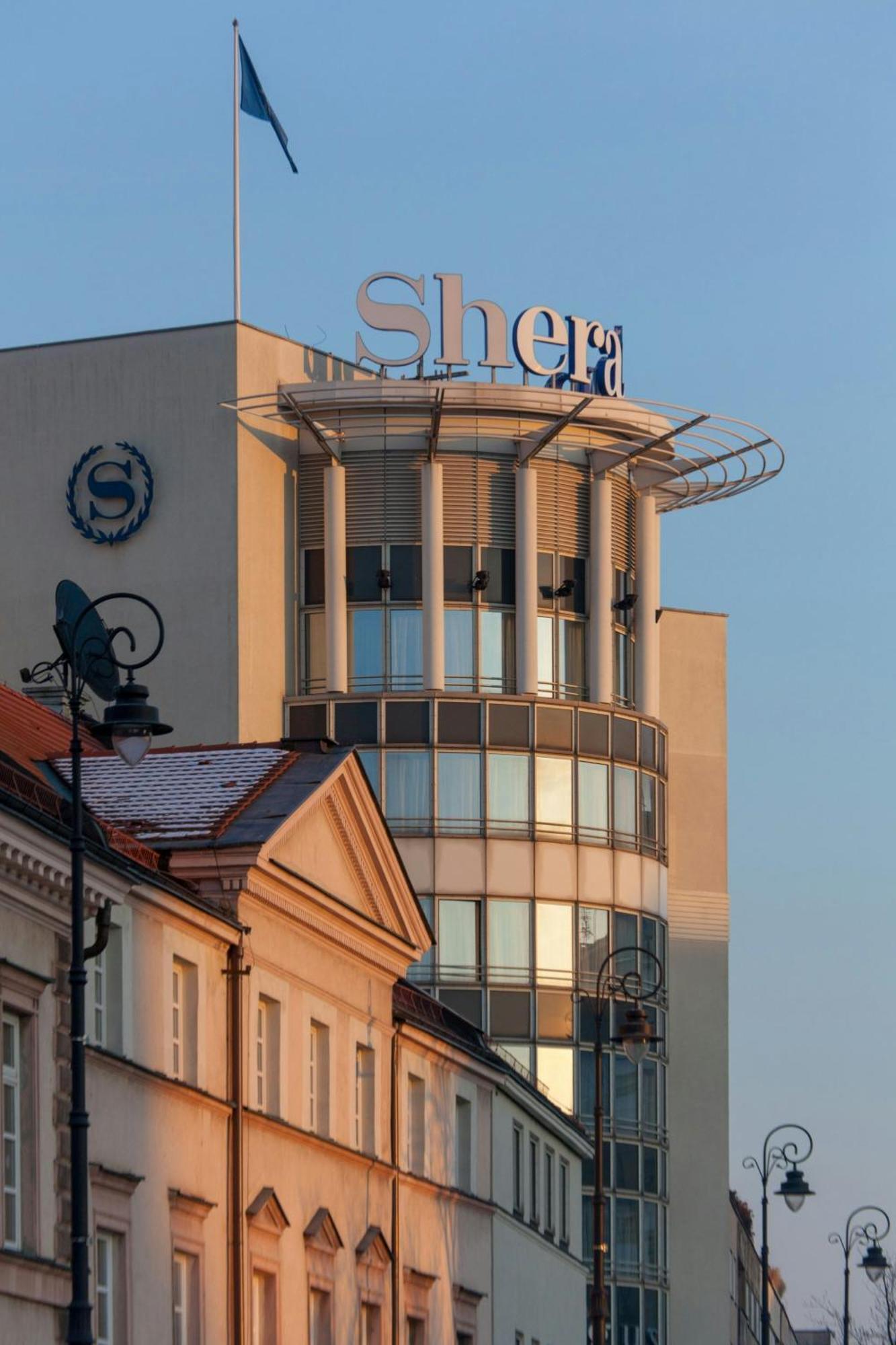 Sheraton Grand Khách sạn