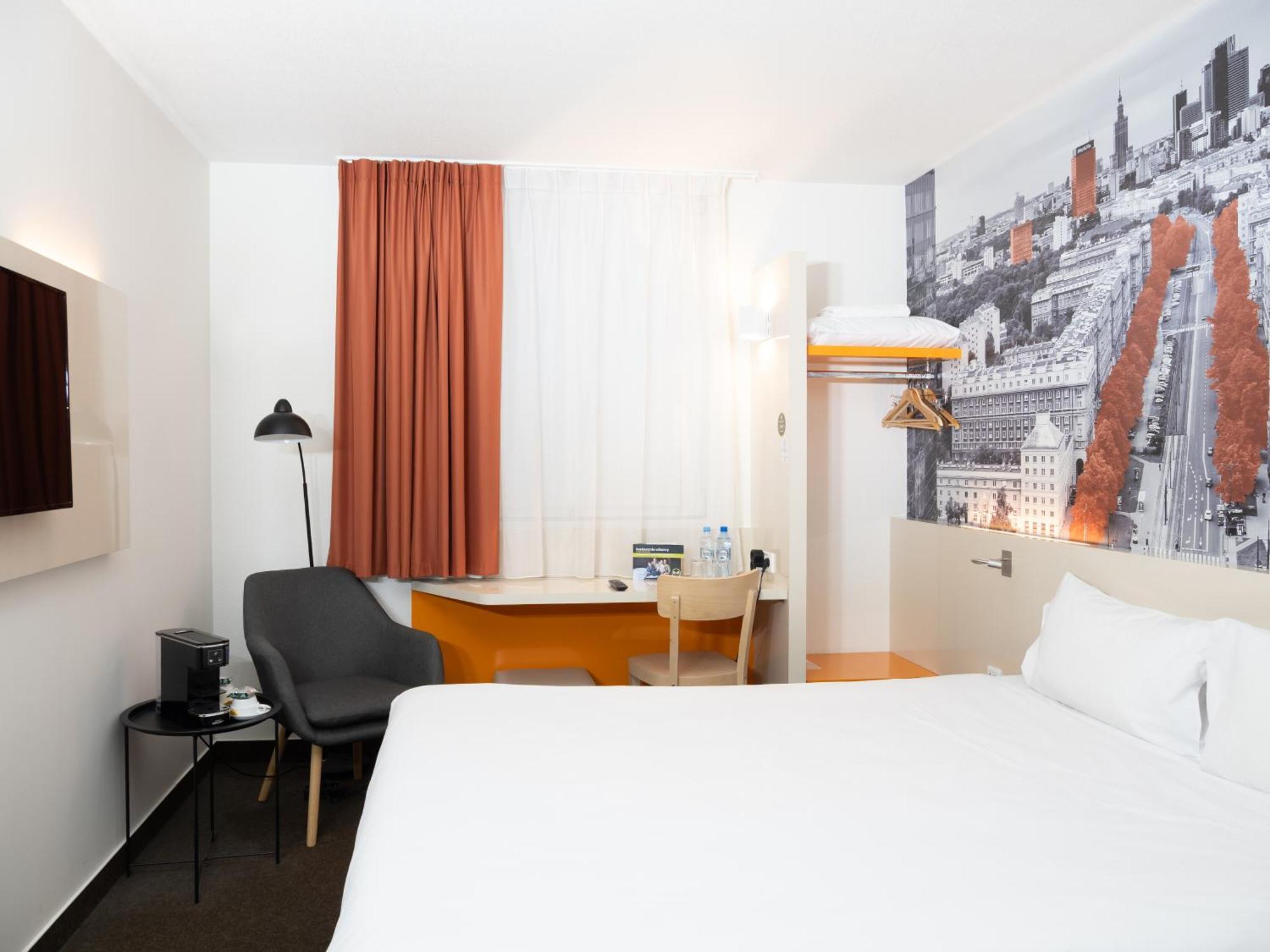 Hotel Warszawa-okęcie 2*