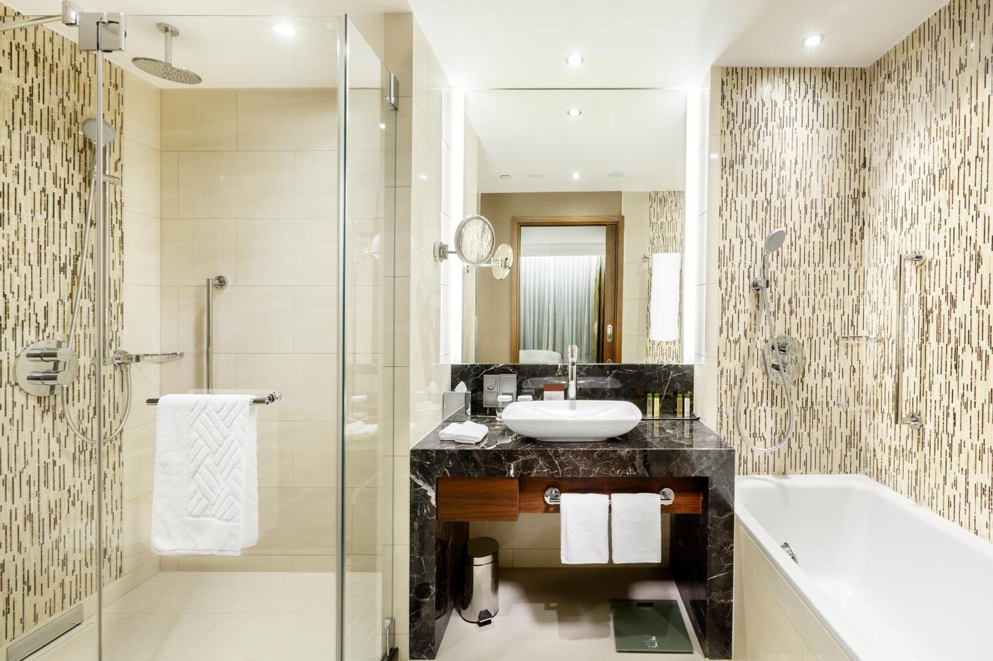 Doubletree By Hilton & Conference Centre