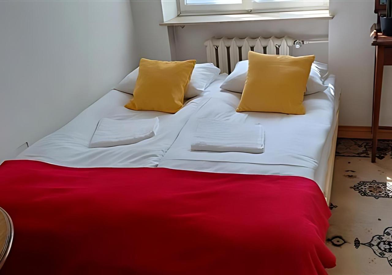 Apartment Cozy In Krakowskie Przedmiescie Near Old Town By Renters *