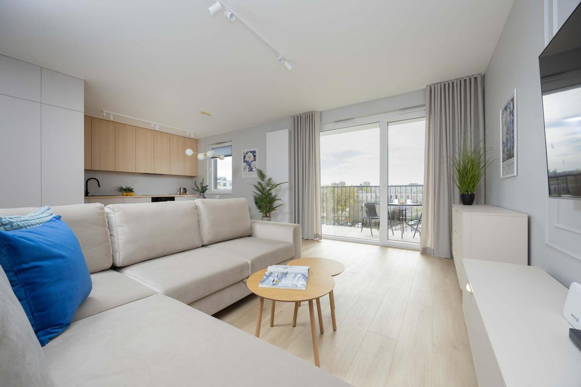 Spacious With Parking On Grochow By Renters Warszawa