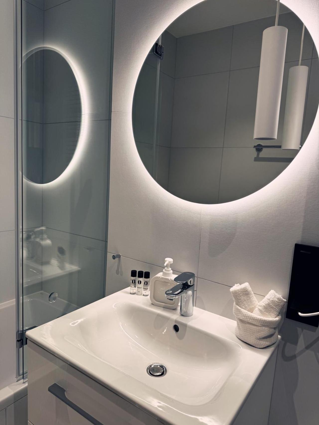 Apartment Towarowa Towers Residences *