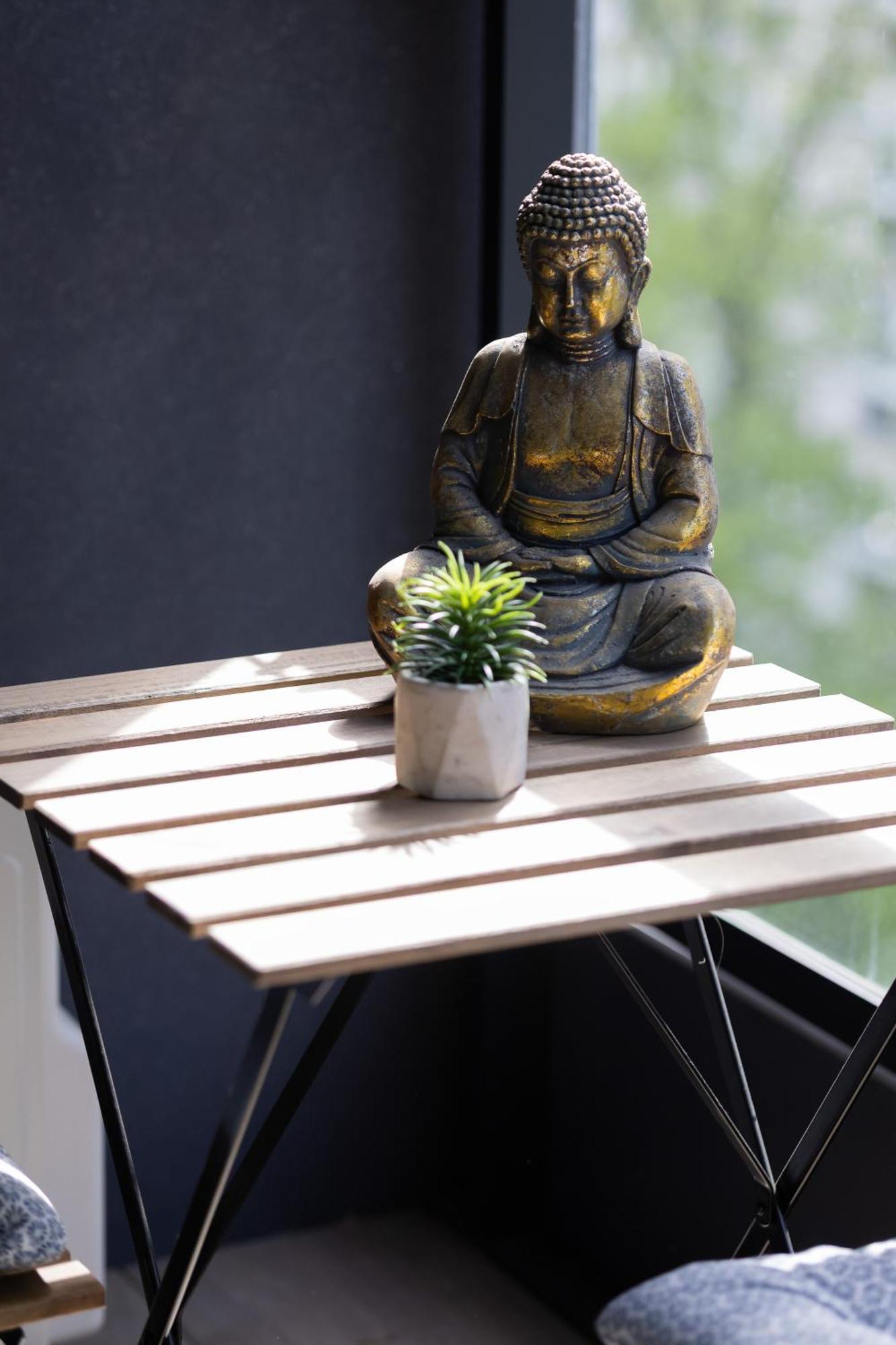 Stylish Grzybowska By Renters Apartment