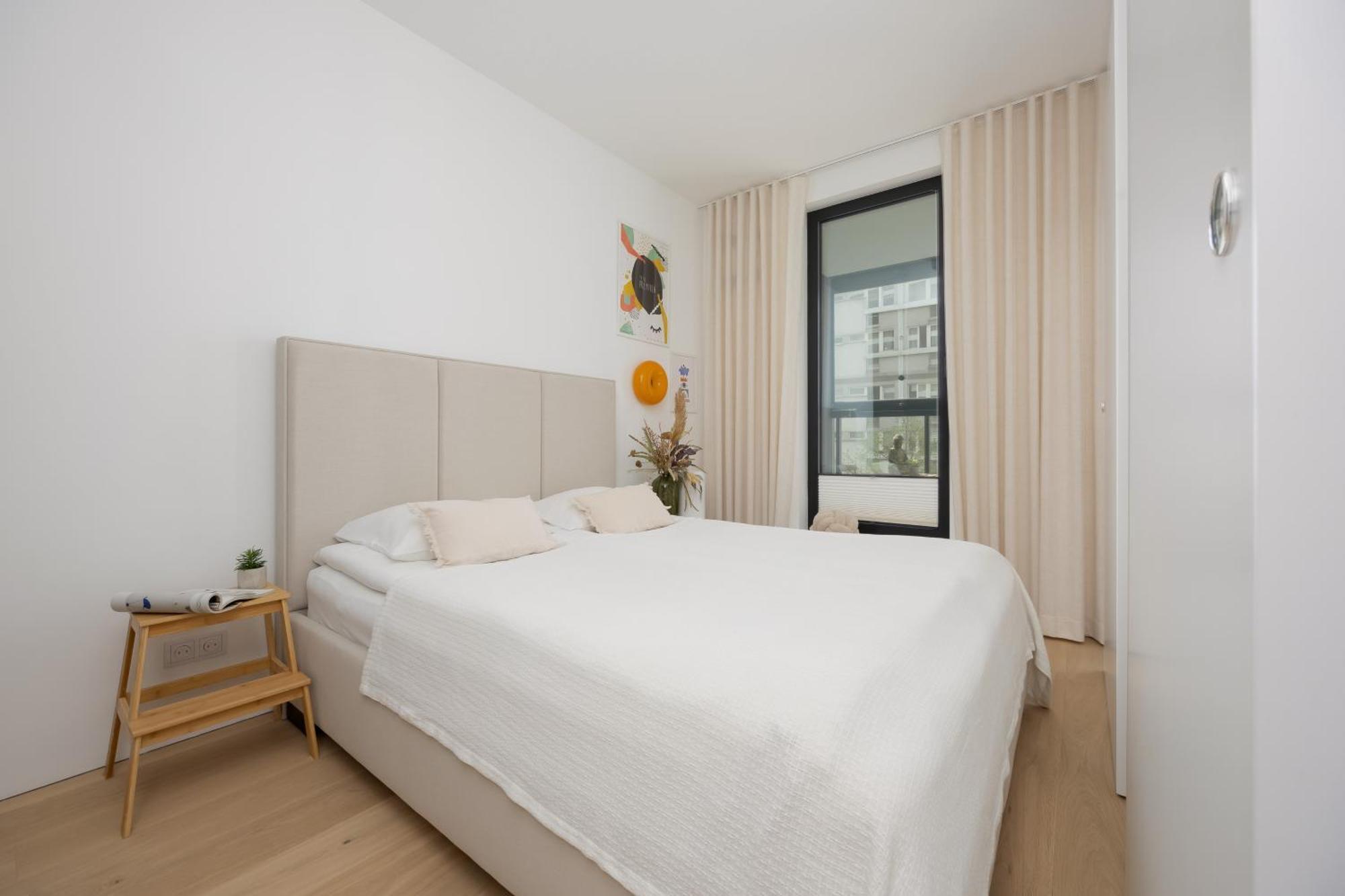 Apartment Stylish Grzybowska By Renters