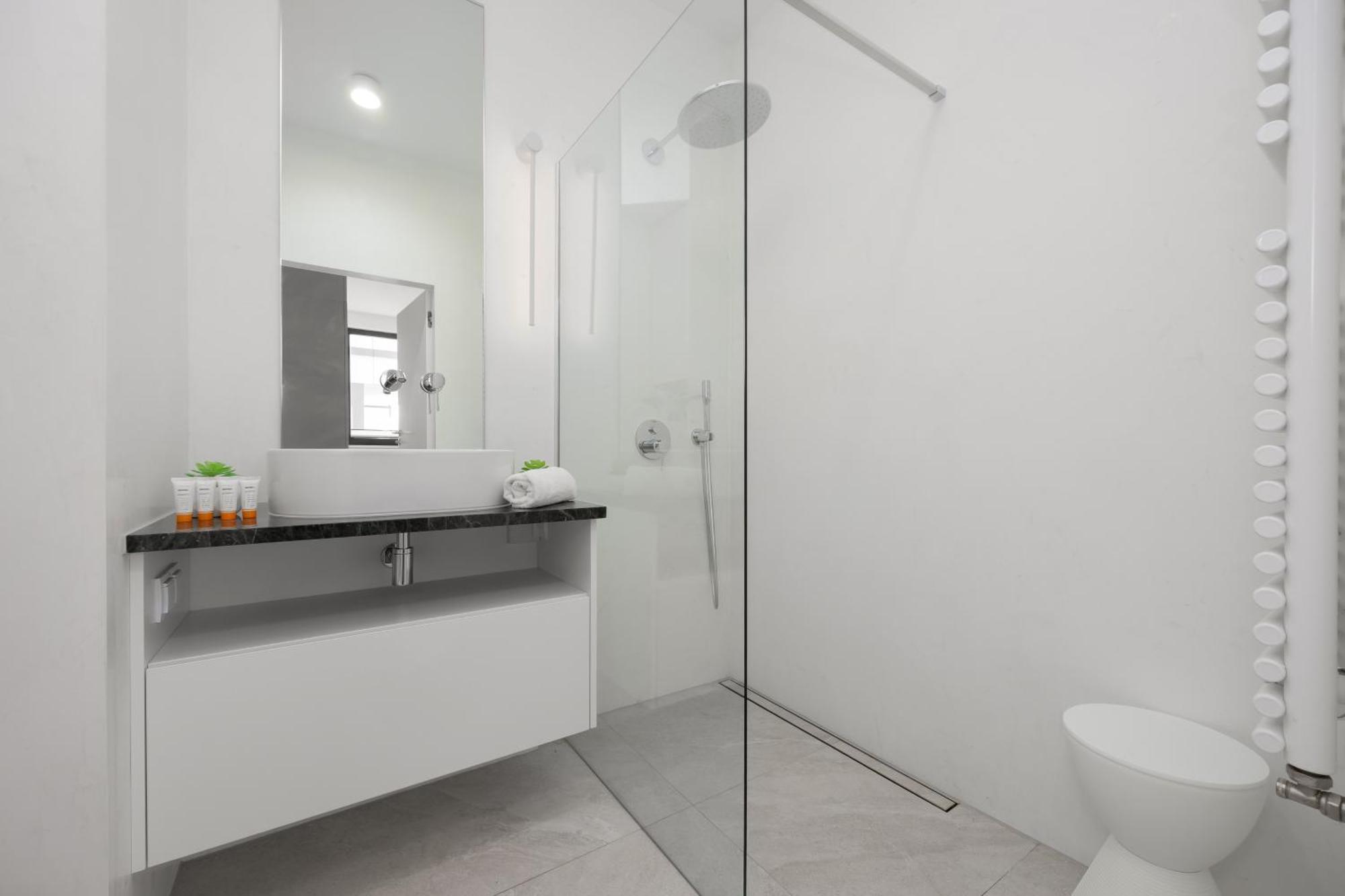 Apartment Stylish Grzybowska By Renters