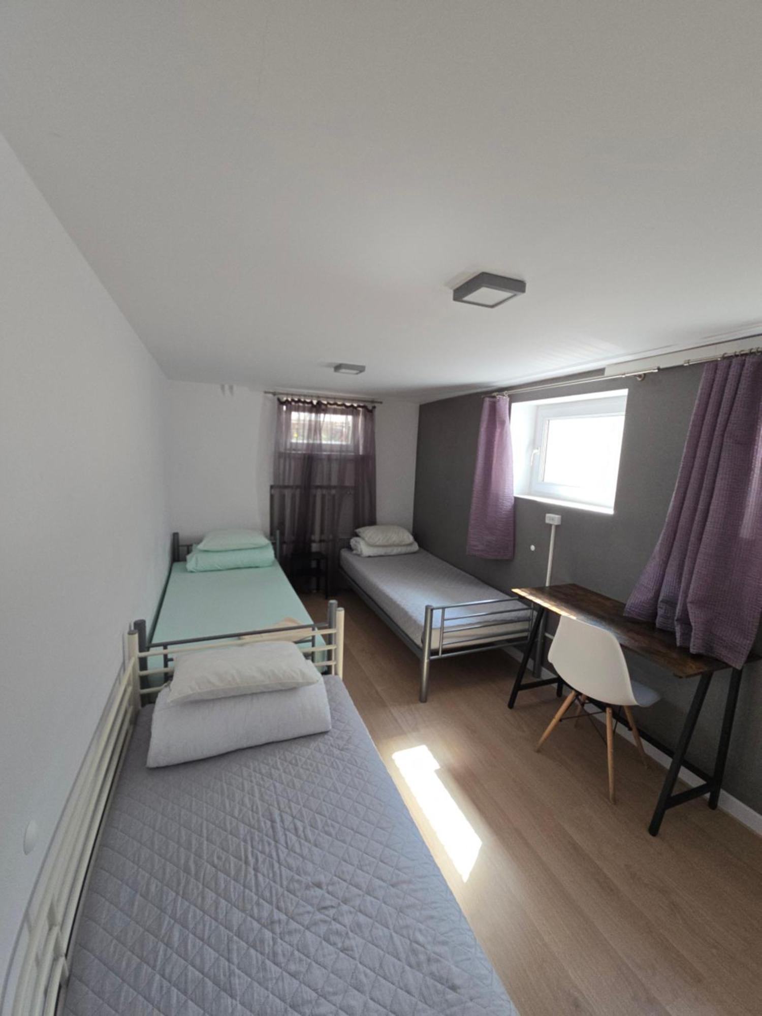 Rooms4rest Wiertnicza - Private For Tourists - Atr Consulting Sp, Z O,o, Warsaw