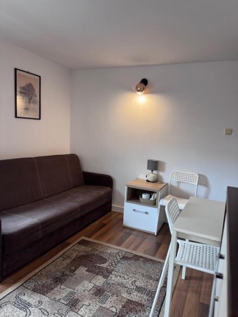 Guest house Na Zaciszu - Metro Zacisze