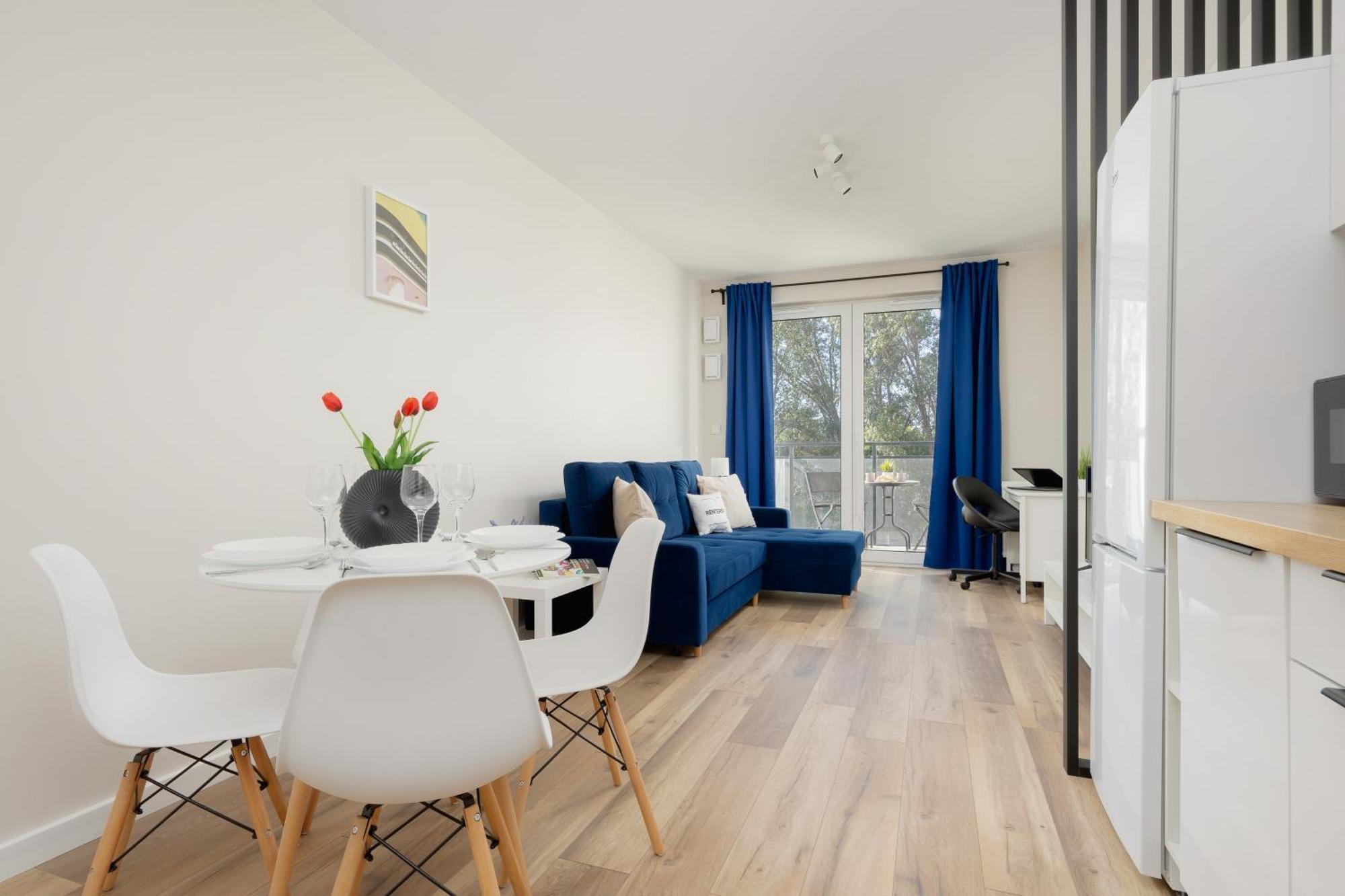 Apartment Cozy Zupnicza With Parking By Renters Warschau