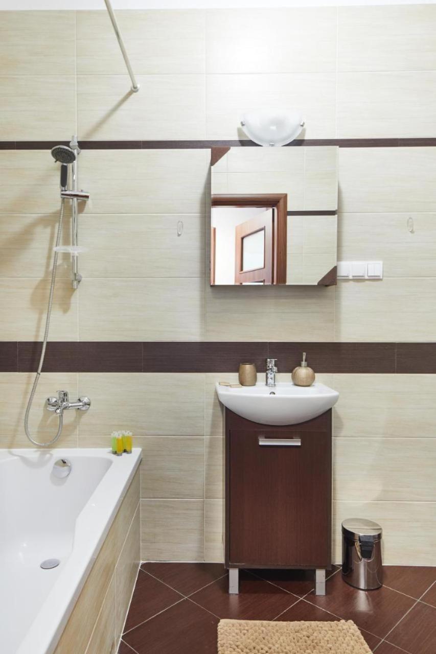 Modern Zoliborz Lux Near Center With Parking And Garden Apartment Warsaw