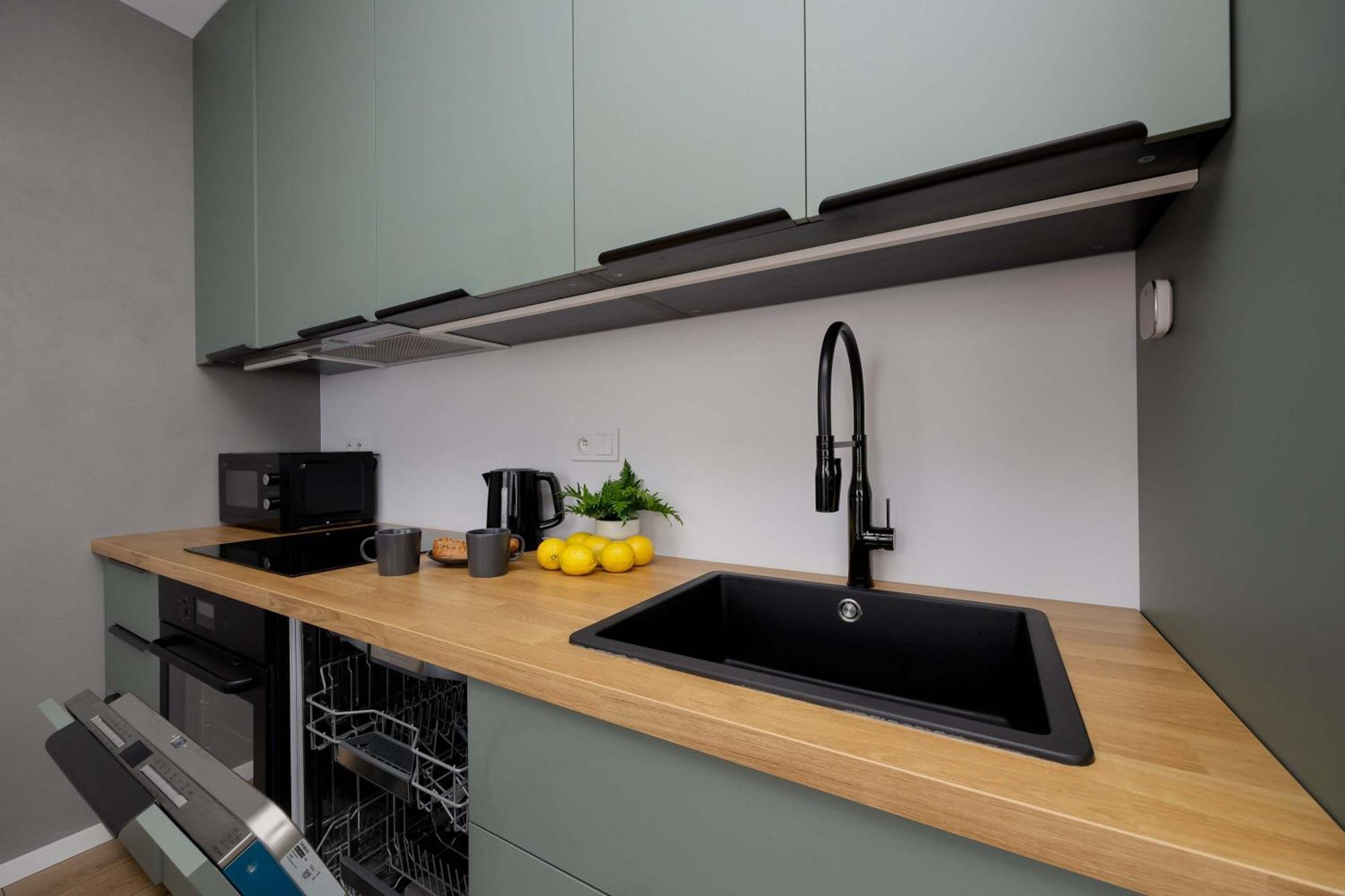 Modern And Bright With Parking Perfect For Remote Working By Renters Apartment Warsaw