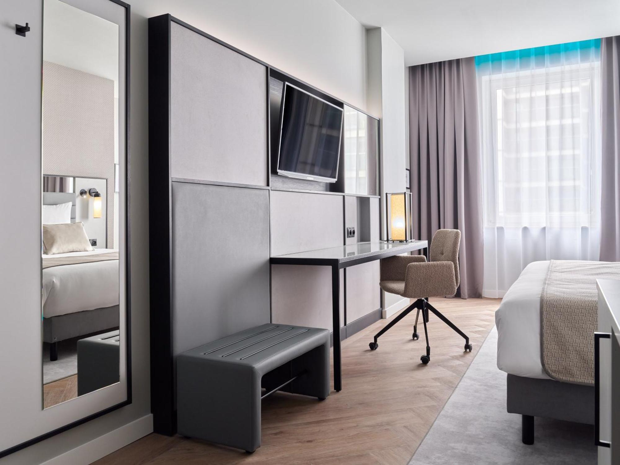 Leonardo Royal Hotel 4*
