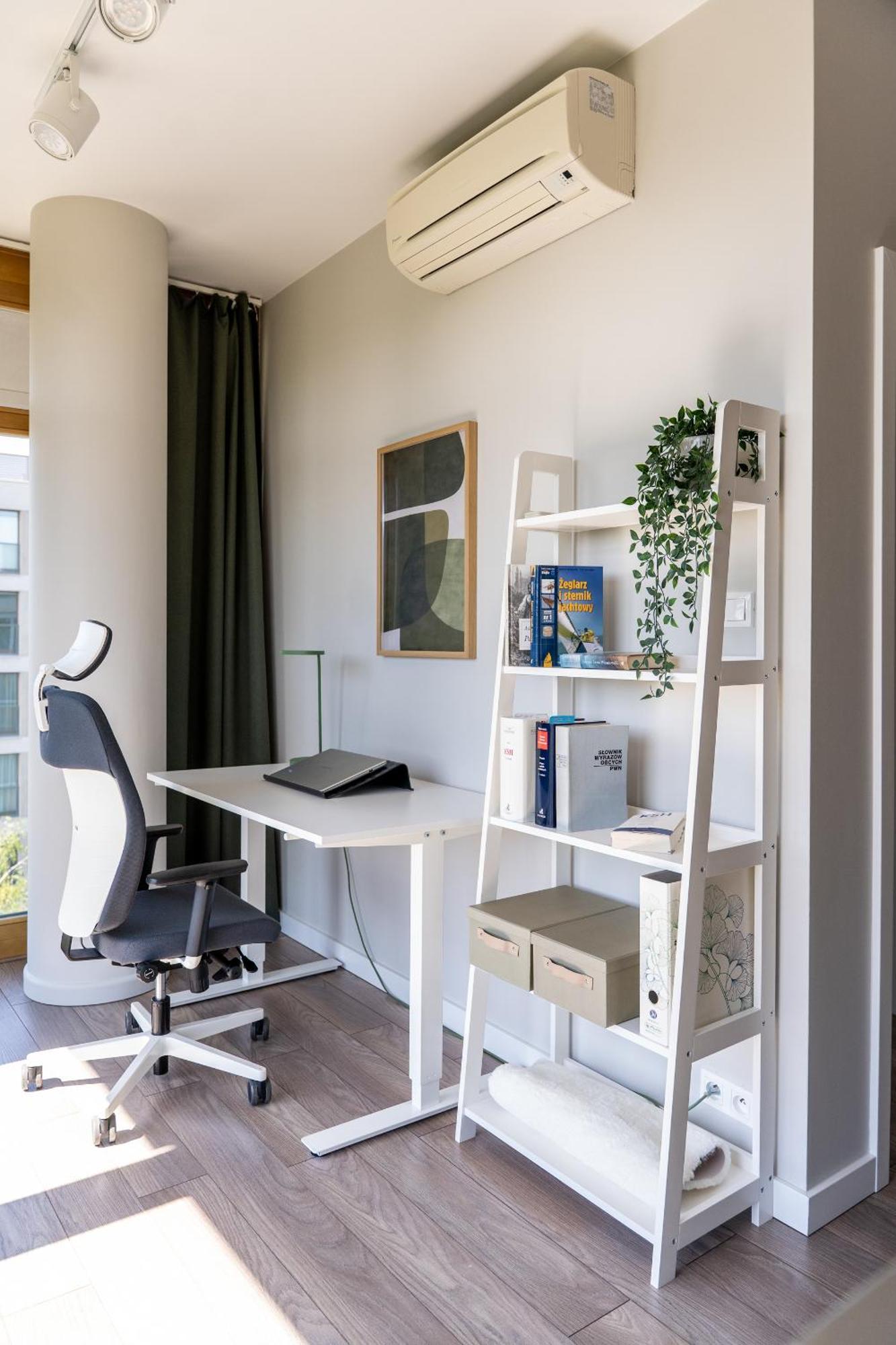 Prestige - 86m2, Two-level Loft, Parking - By Rentujemy Varsóvia