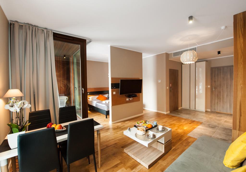 Prestige Wola Kolejowa * Warszawa
