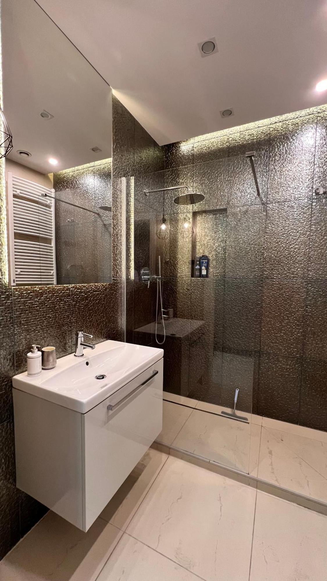 Close To Chopin Airport, Moduo Cybernetyki, Free Parking By Cosmo Spirit Apartment Warsaw