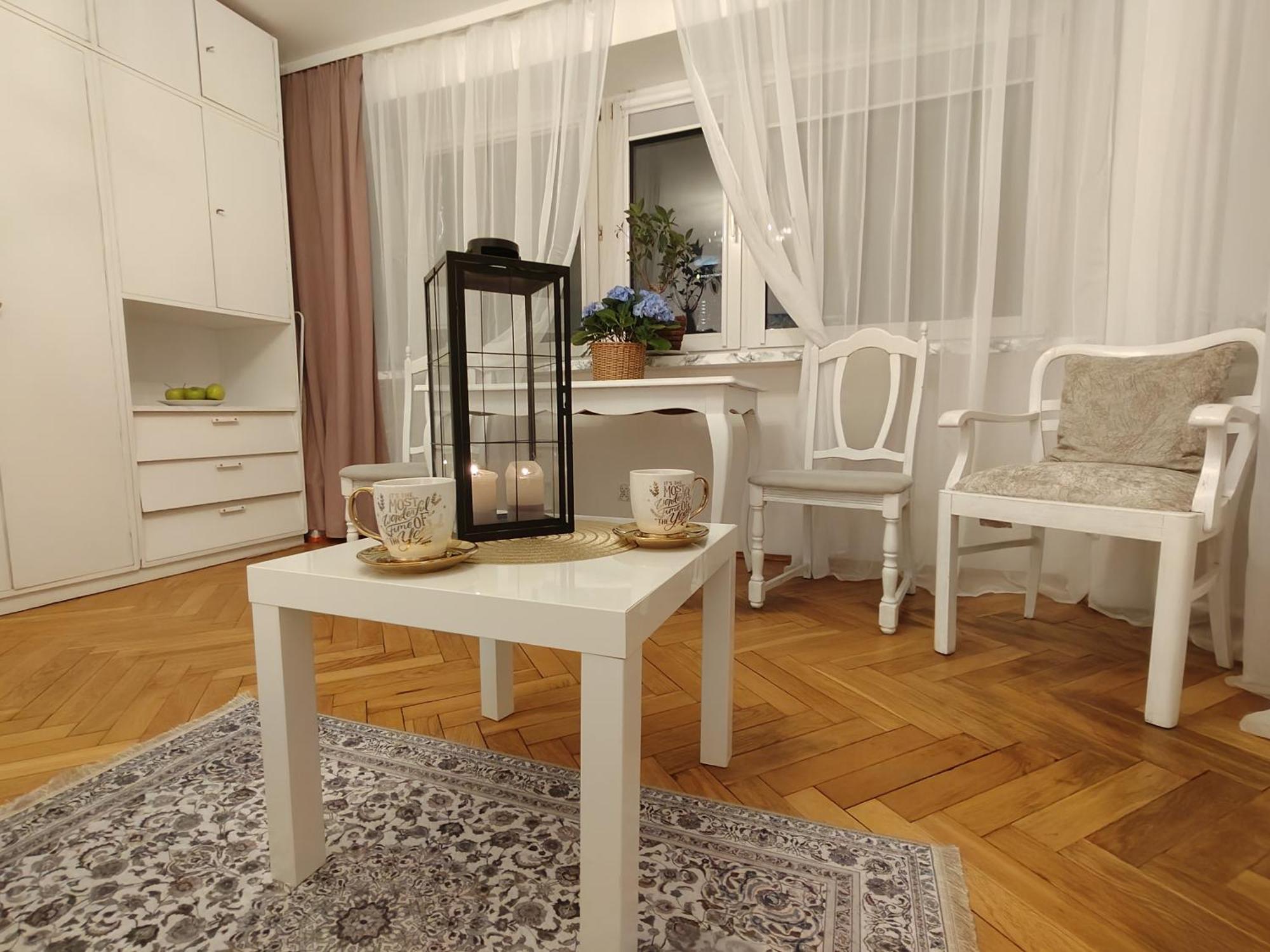 Center Apartment *