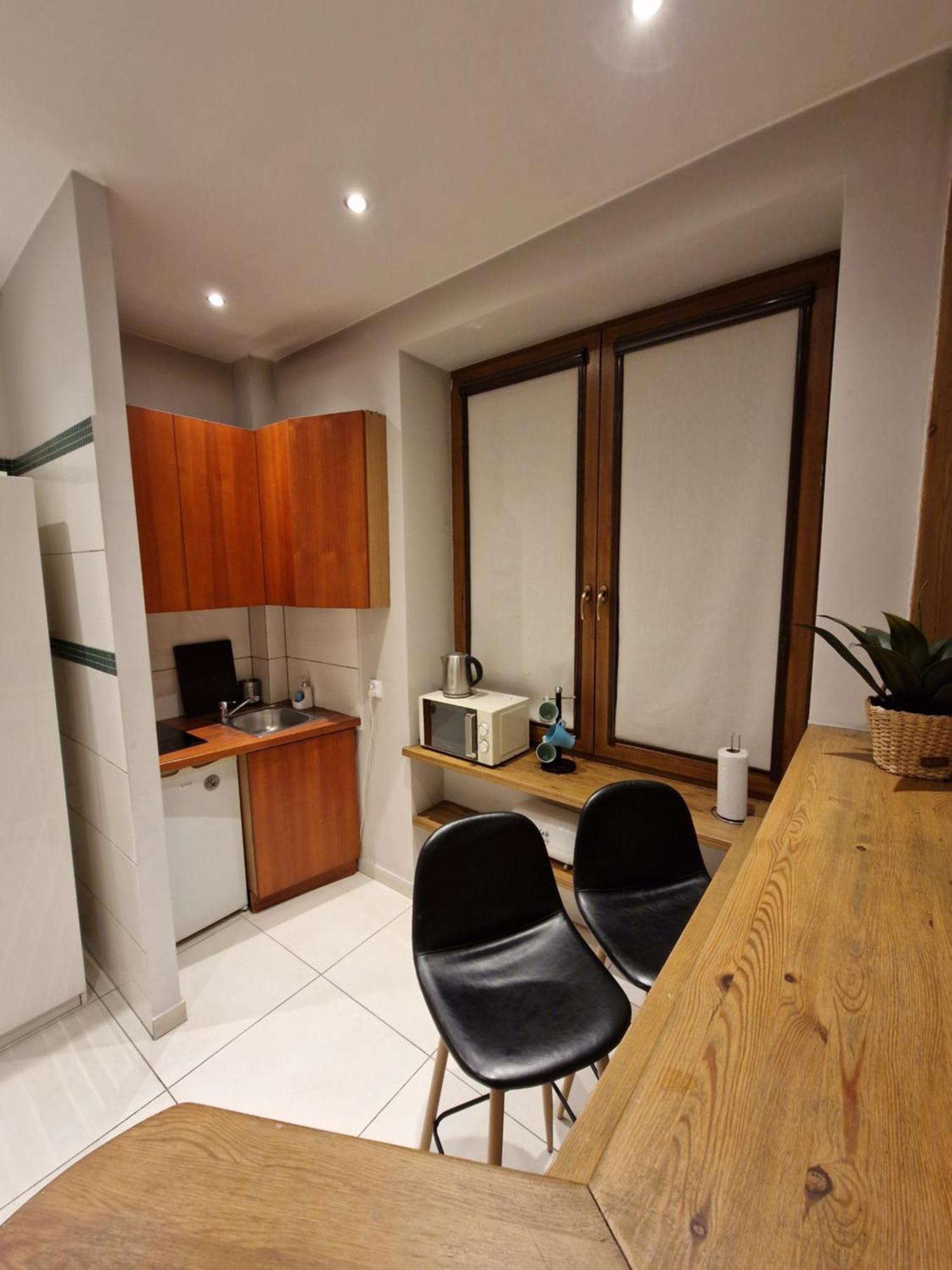 Center Apartment *