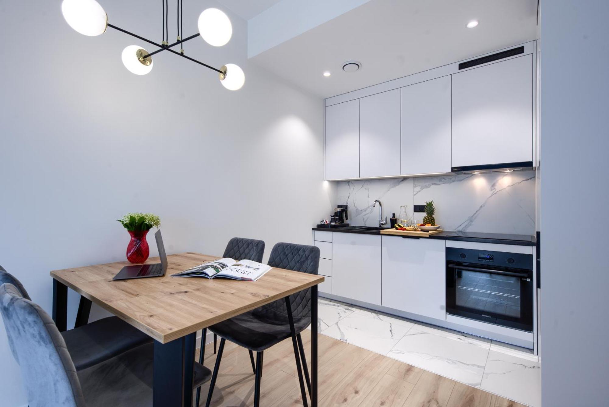 Apartament Towarowa Towers Residences *