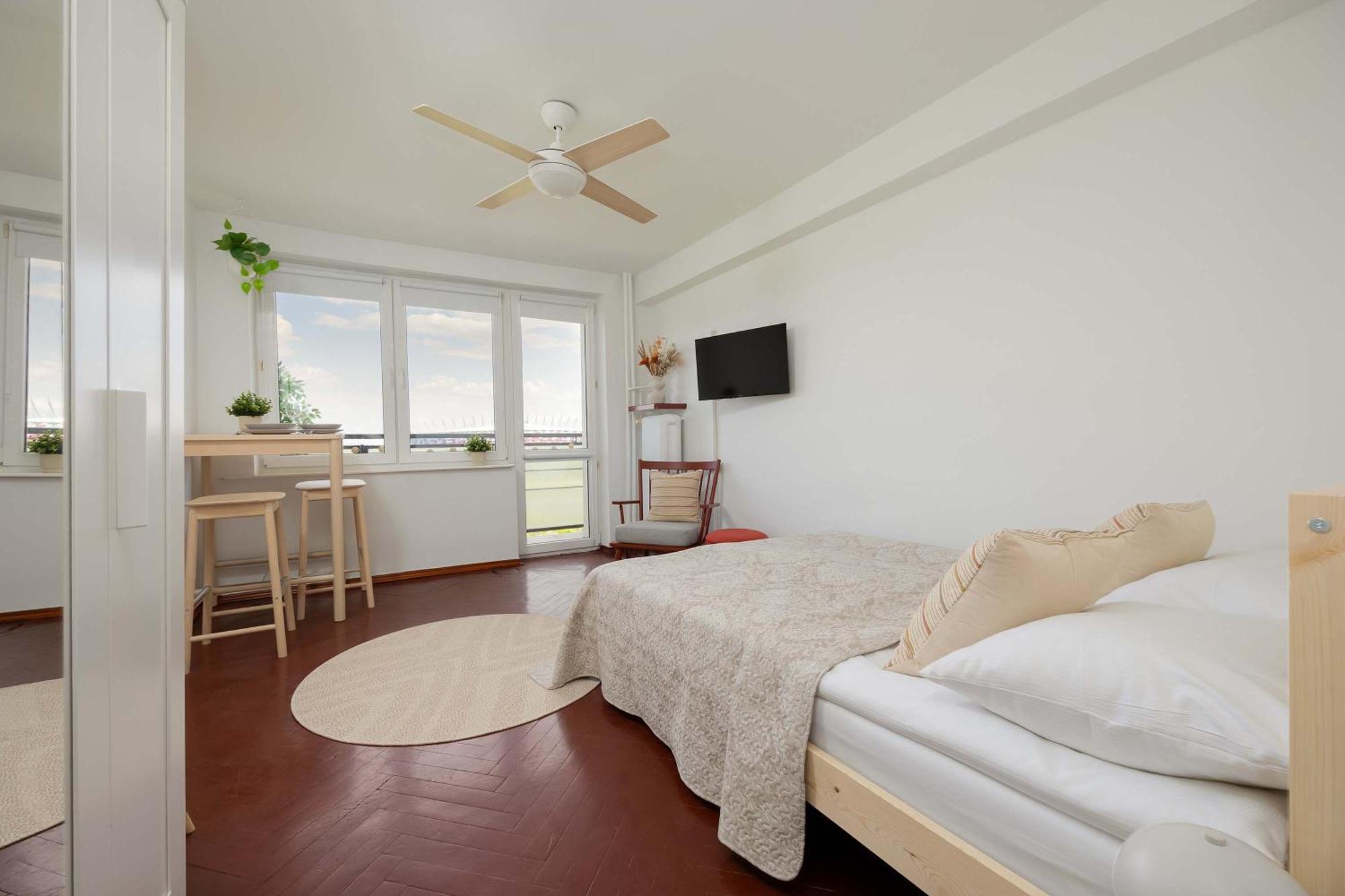 Apartment Salezego With Balcony Near Pge Narodowy By Renters Warsaw