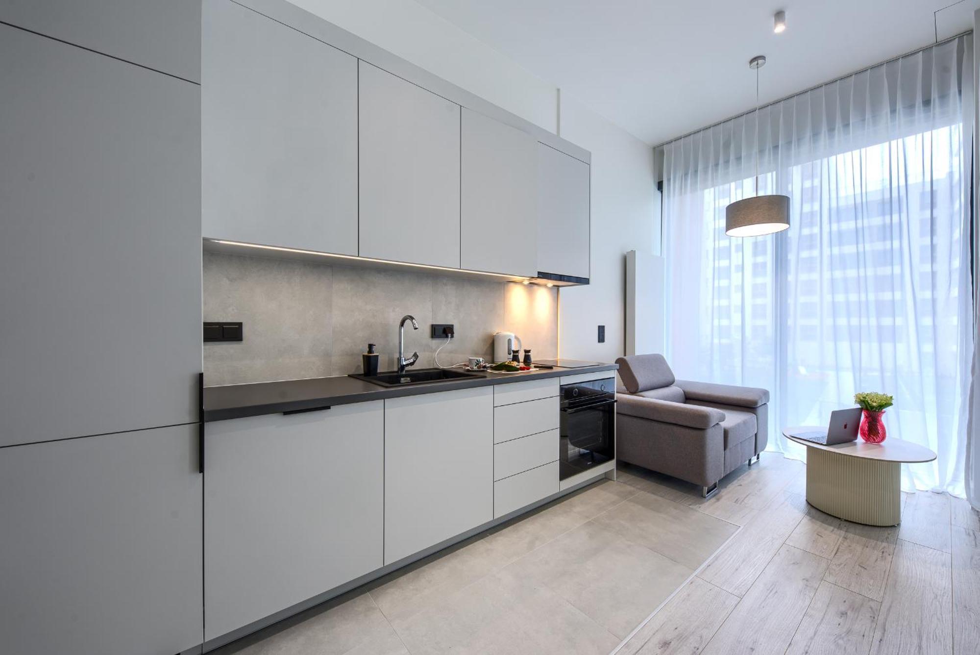 Towarowa Towers Residences Apartament