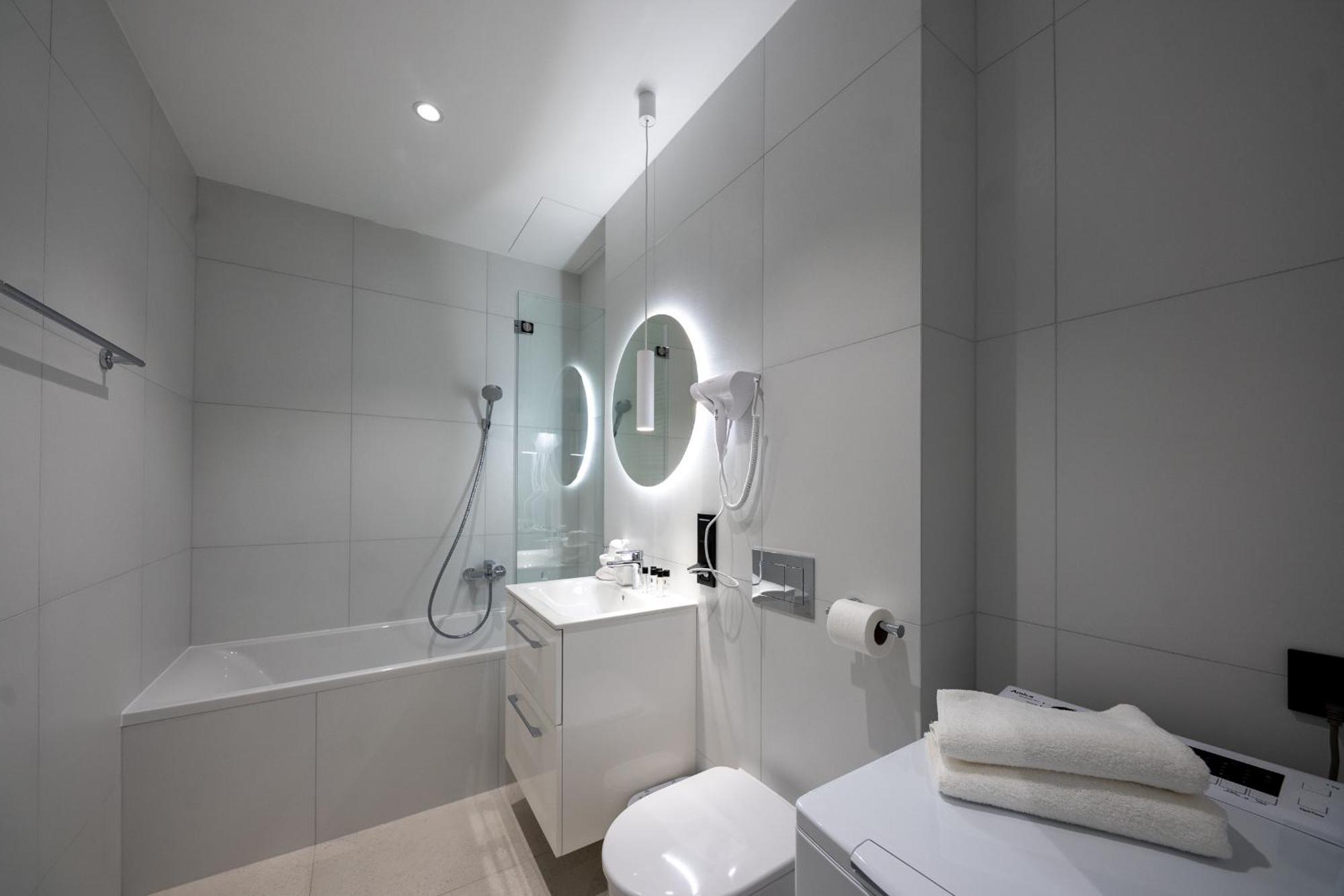 Towarowa Towers Apartment *