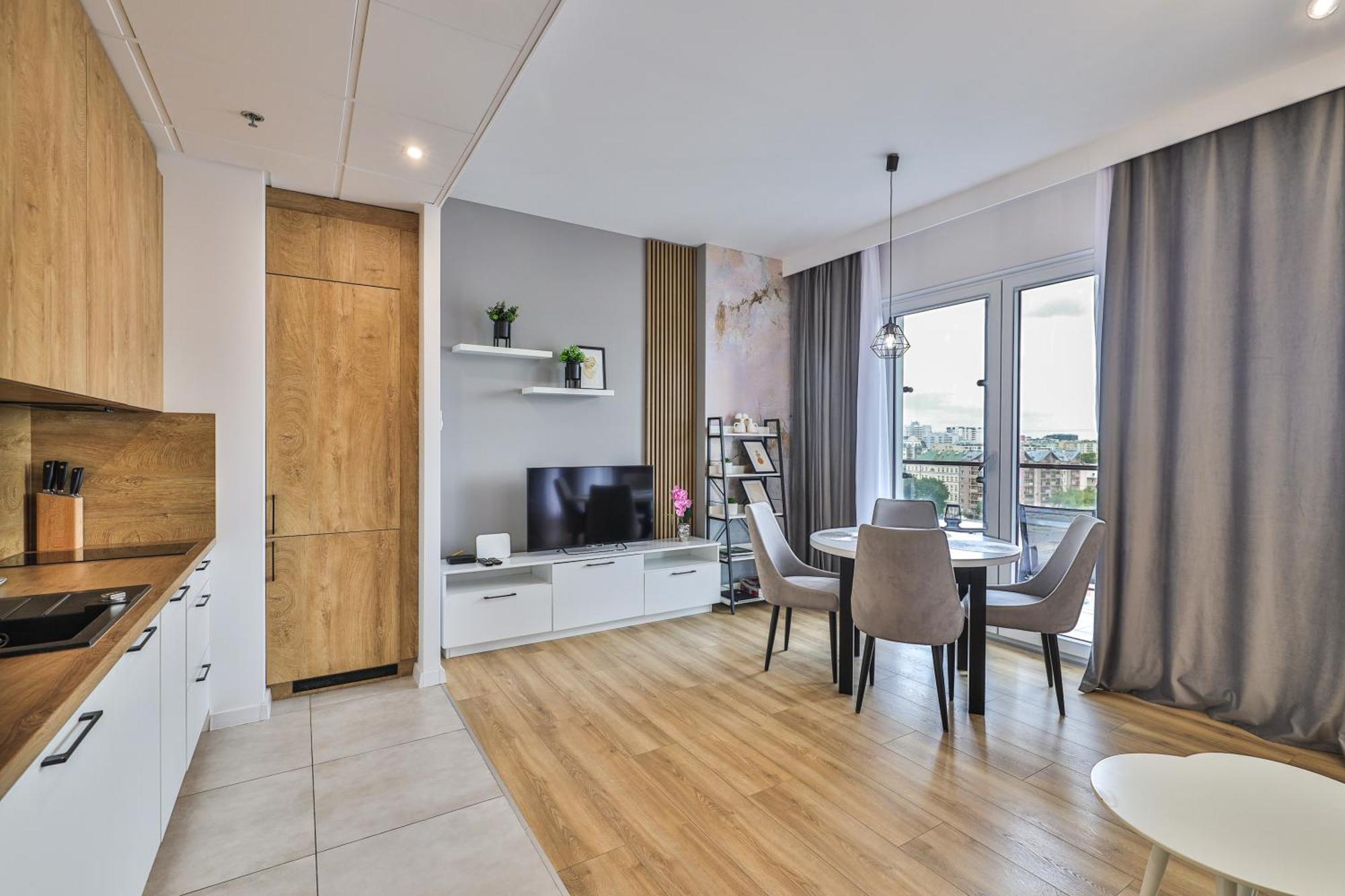 Wola Tower Deluxe Separate Bedroom With Free Garage - By Perfect * Warsaw