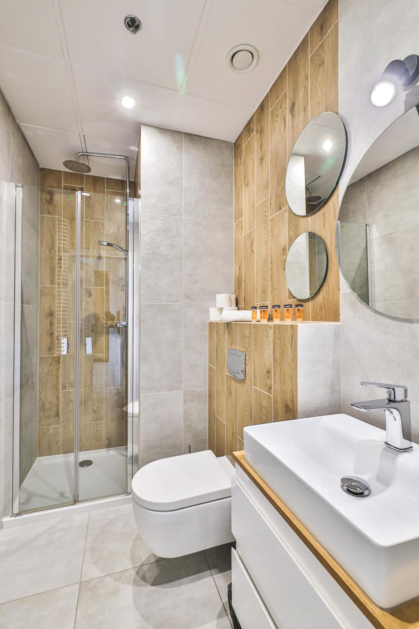 Apartment Wola Tower Deluxe Separate Bedroom With Free Garage - By Perfect Warsaw