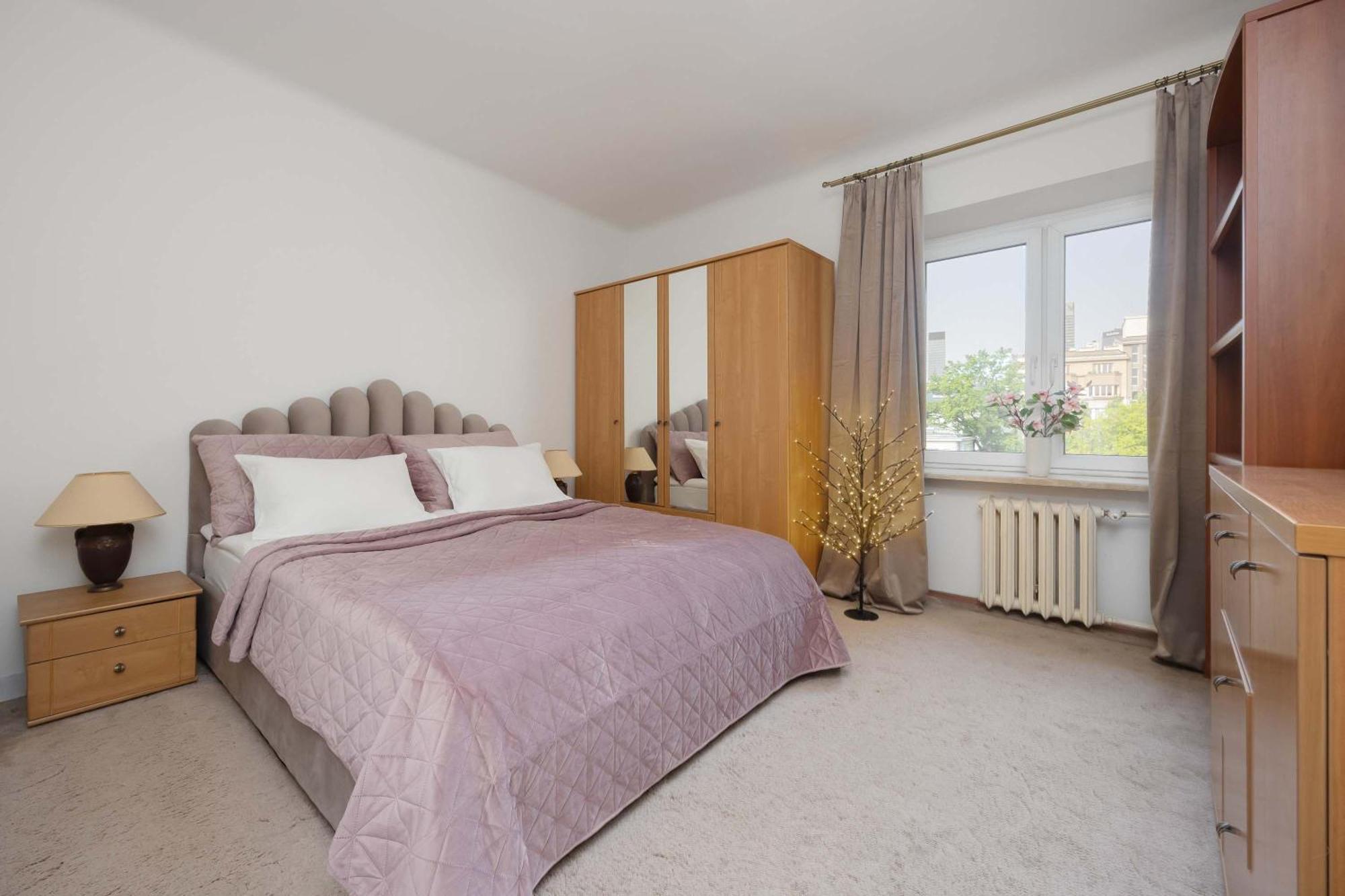 Căn hộ Bright Mazowiecka In Near Old Town By Renters Warsaw