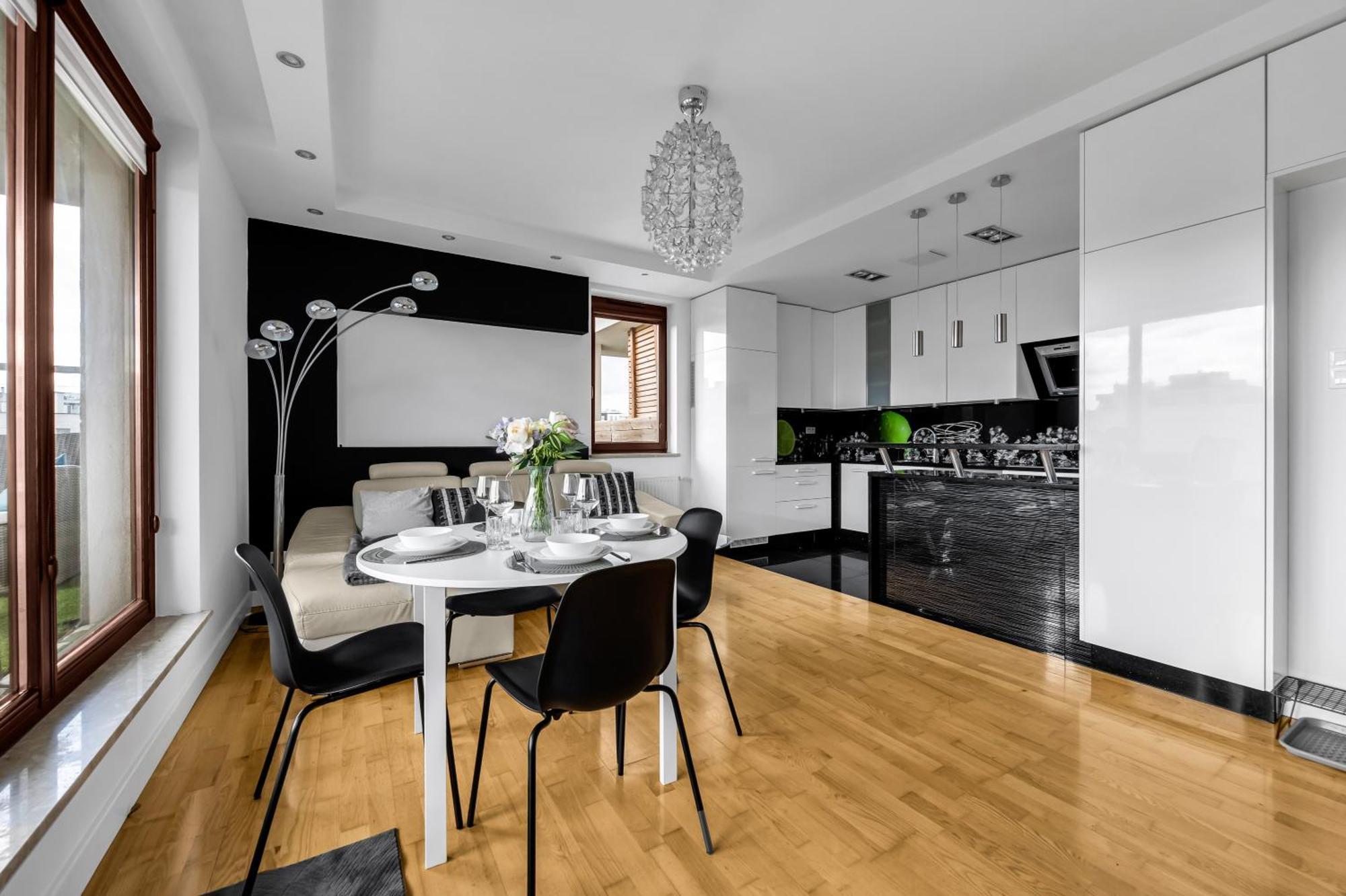 Apartment Sokratesa Business - 52m2 Terrace, Parking, Metro Nearby - By Rentujemy *