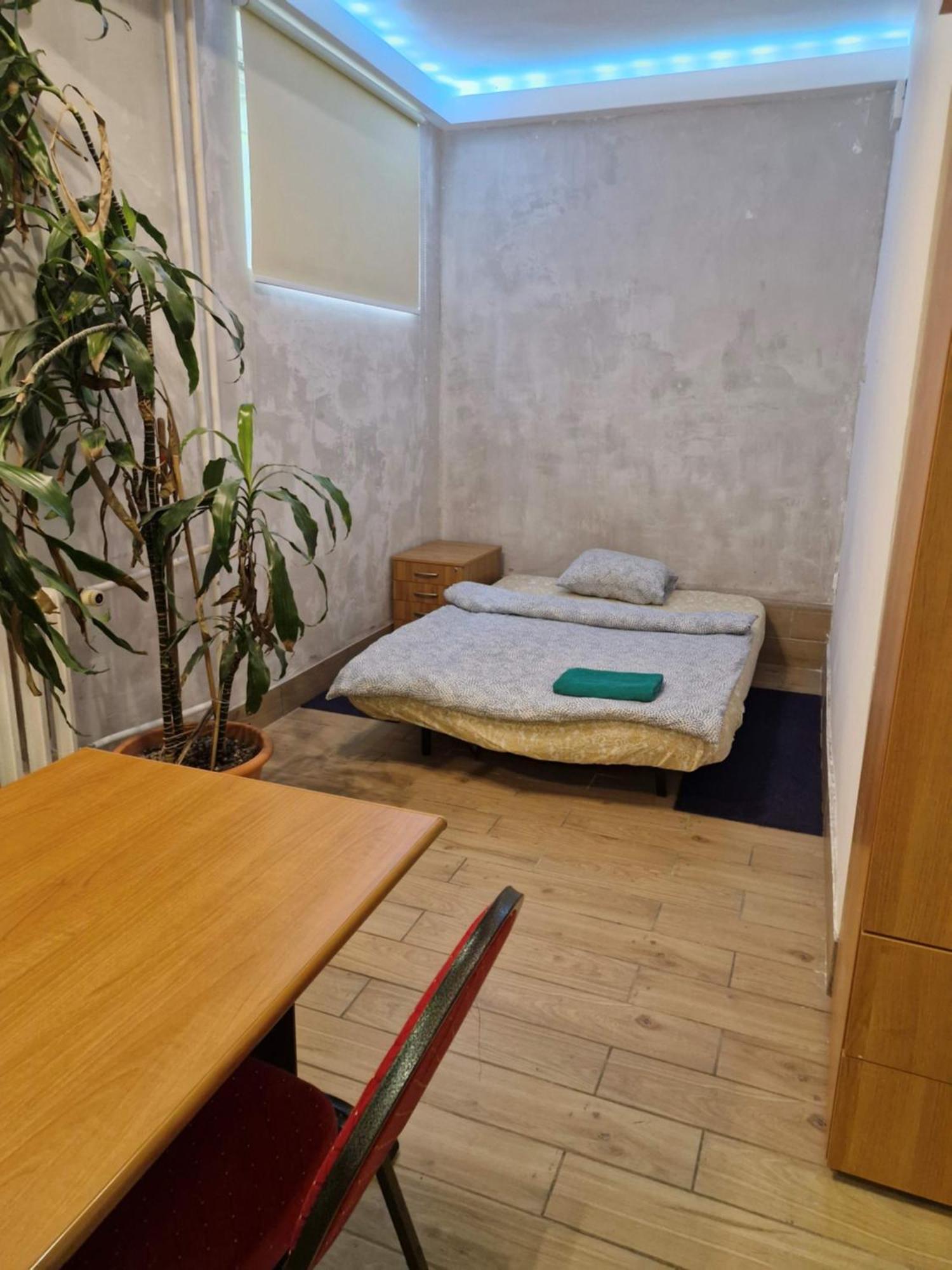 Hostel Przy Metro Wierzbno Warsaw