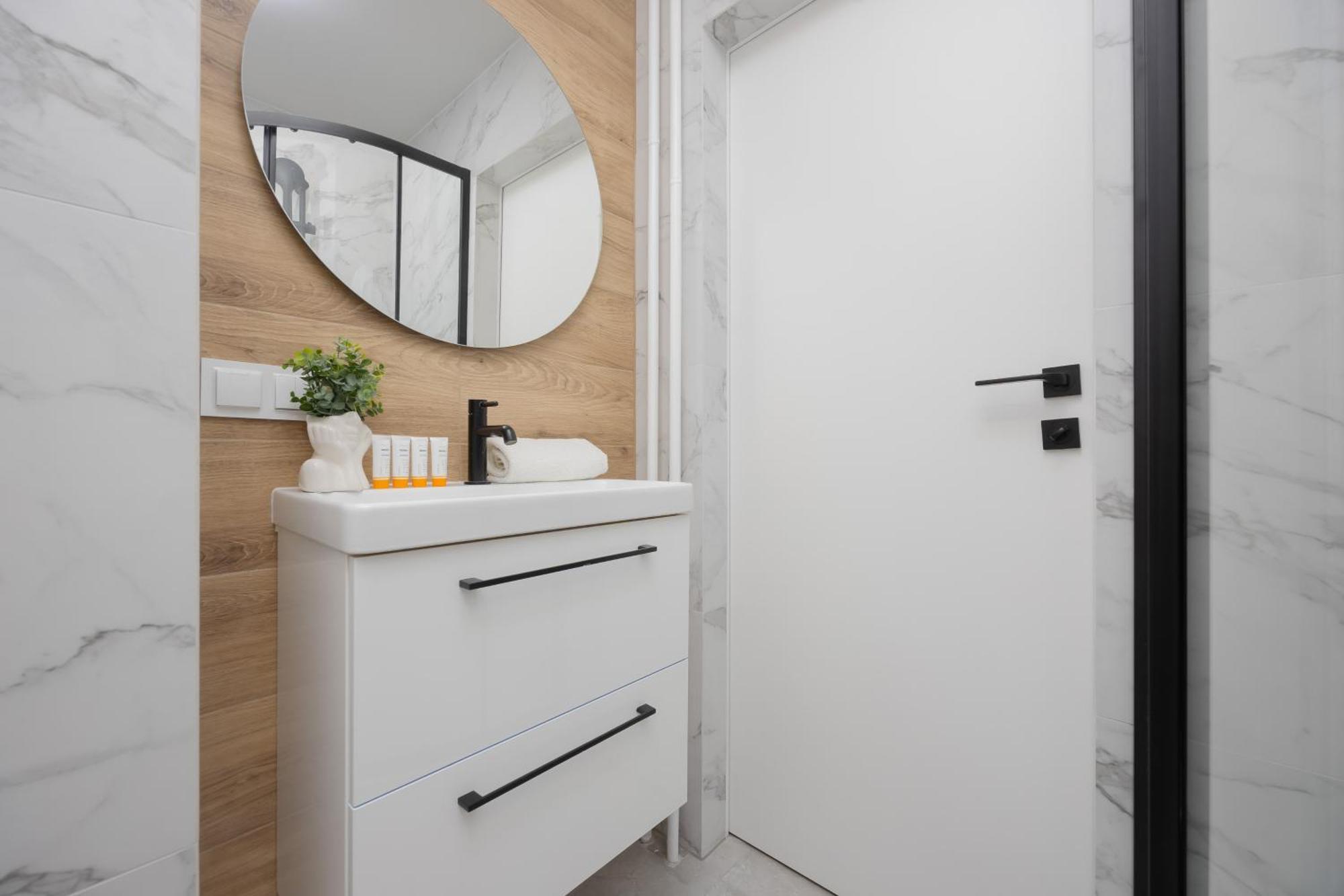 Salezego With Balcony Near Pge Narodowy By Renters Apartment