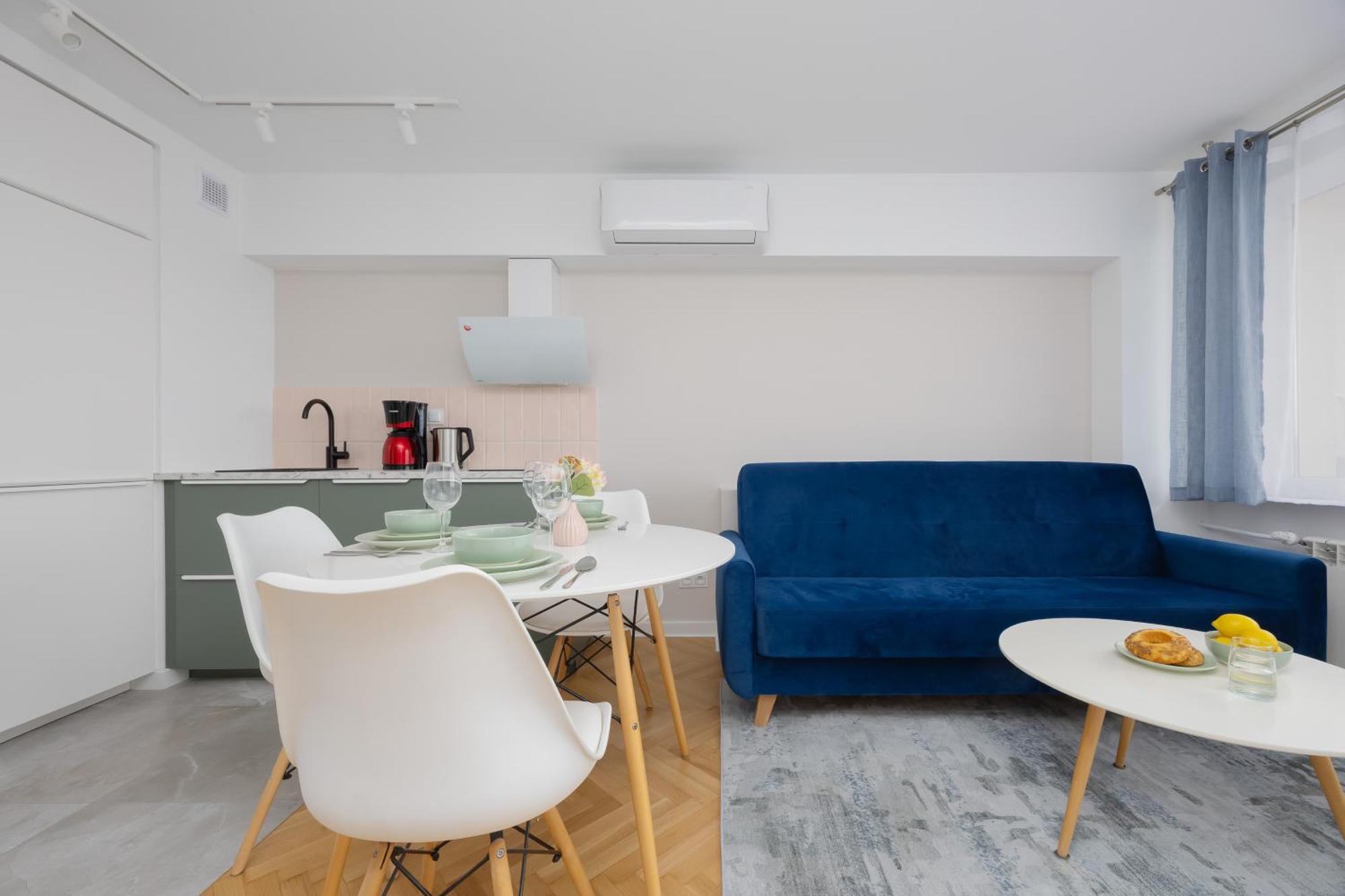 Apartment Salezego With Balcony Near Pge Narodowy By Renters *