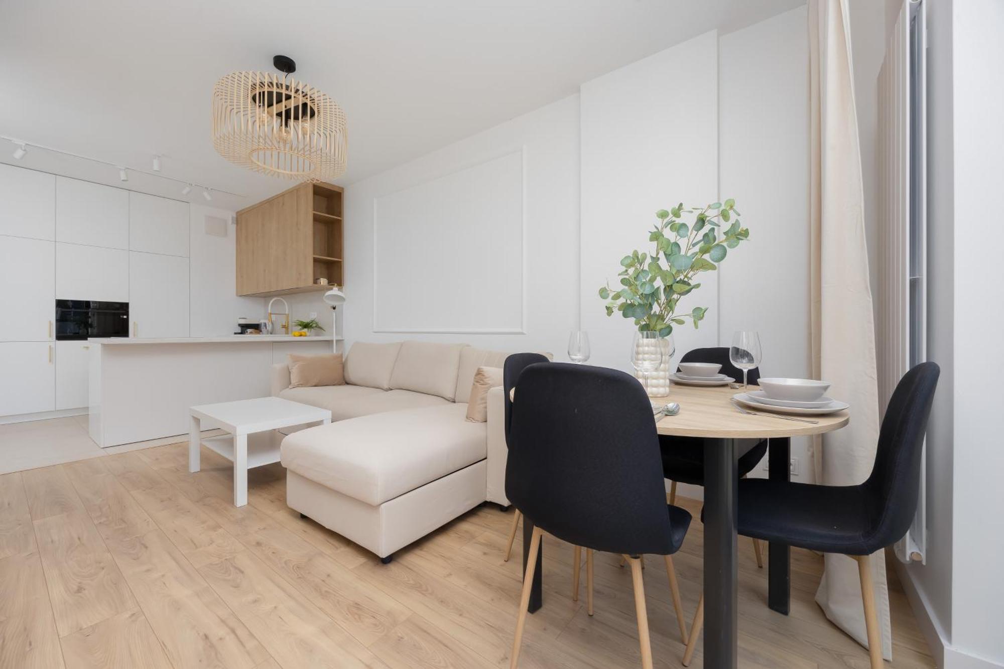 Siedmiogrodzka With Balcony & Parking Wola By Renters Căn hộ