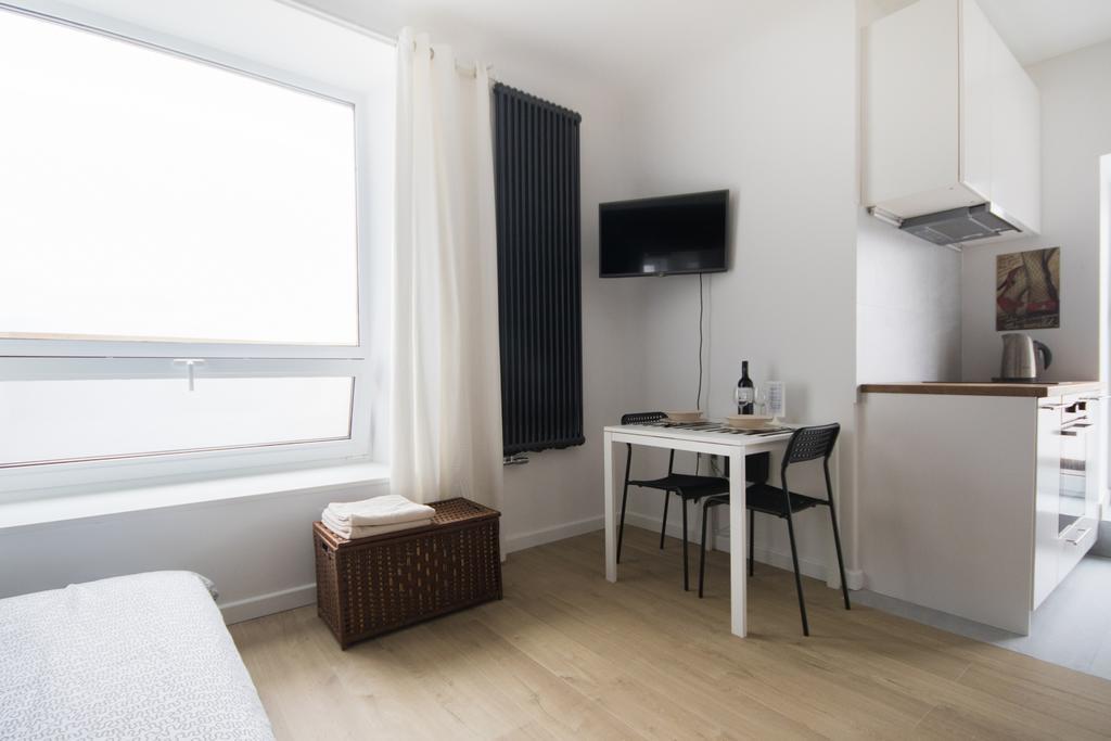 Bizzi Luxcenter View Apartment Warsaw