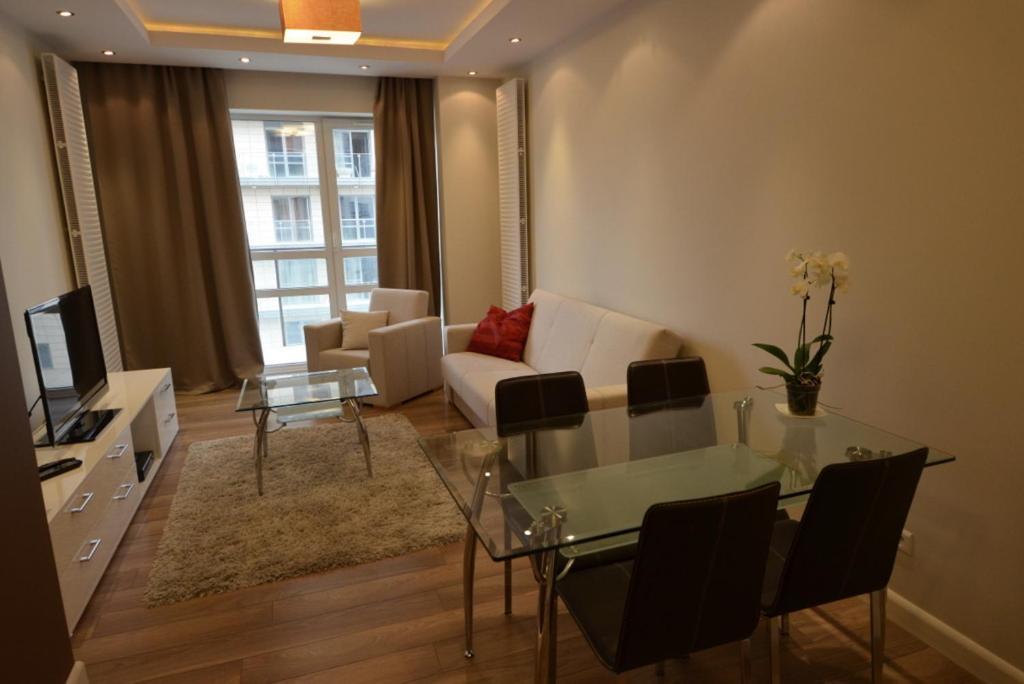 Platinum Towers Country 2 Country Aparthotel