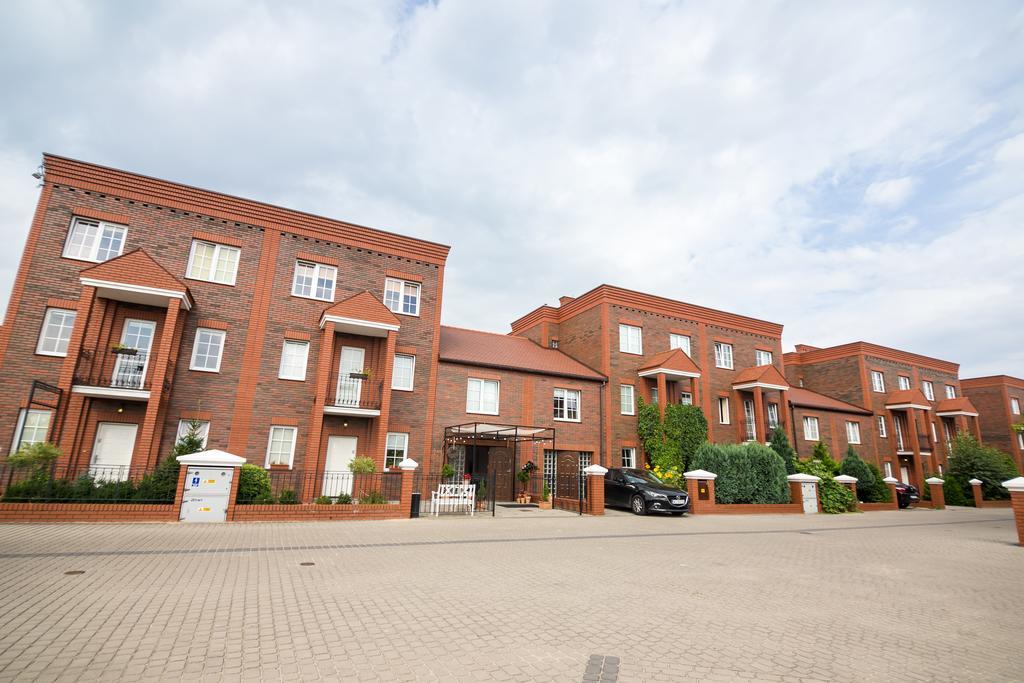 Jeziorki 71 *