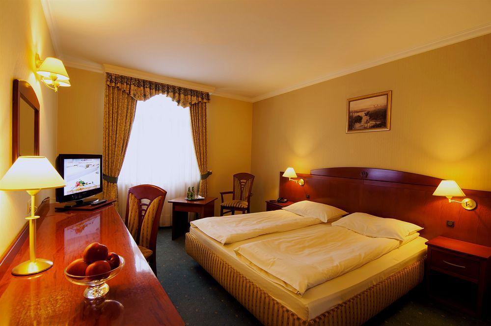 Lord - Airport Hotel Warsaw