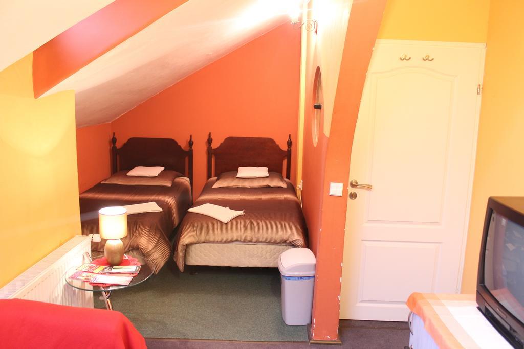 Pokoje Na Chmielnej 2 Albergue