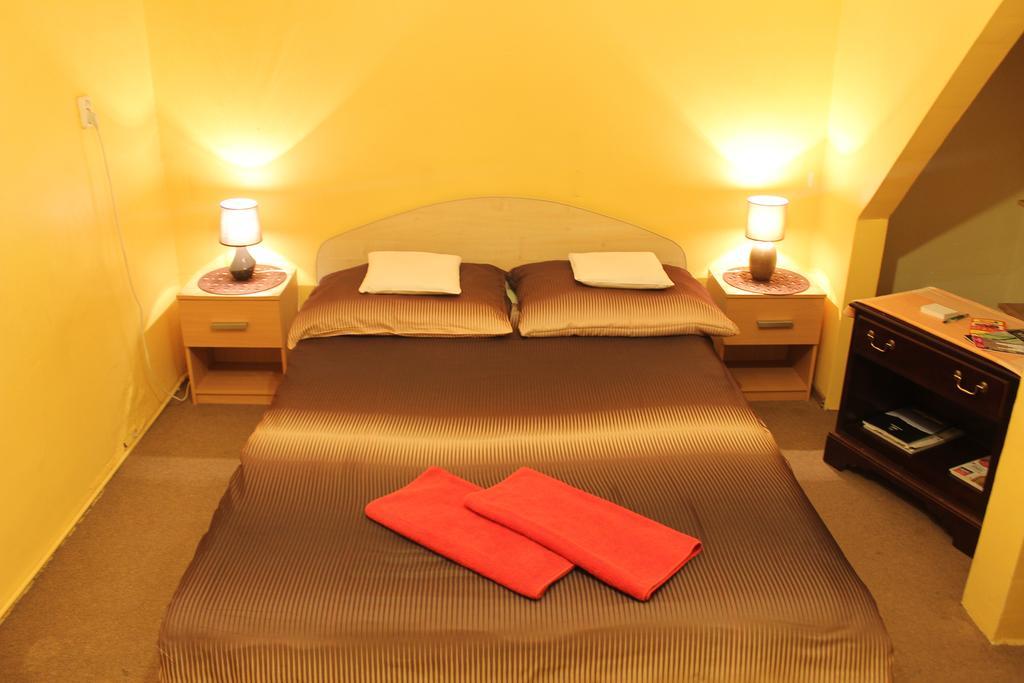 Albergue Pokoje Na Chmielnej 2 *