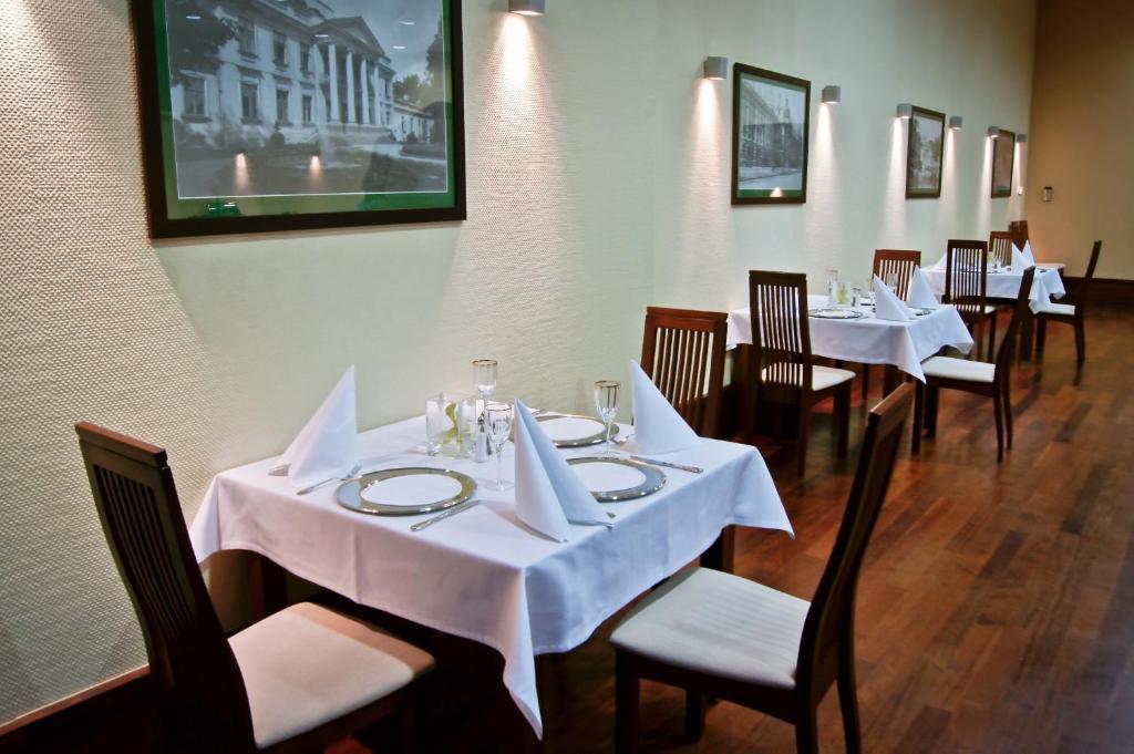 Bed & Breakfast Rezydencja Belweder Klonowa 3*